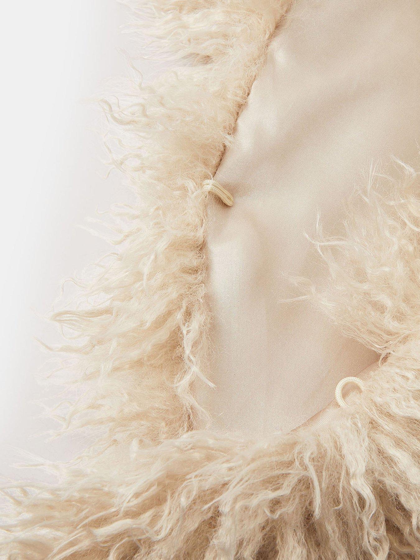 accessorize-mongolian-fur-tippet-scarf-whiteback