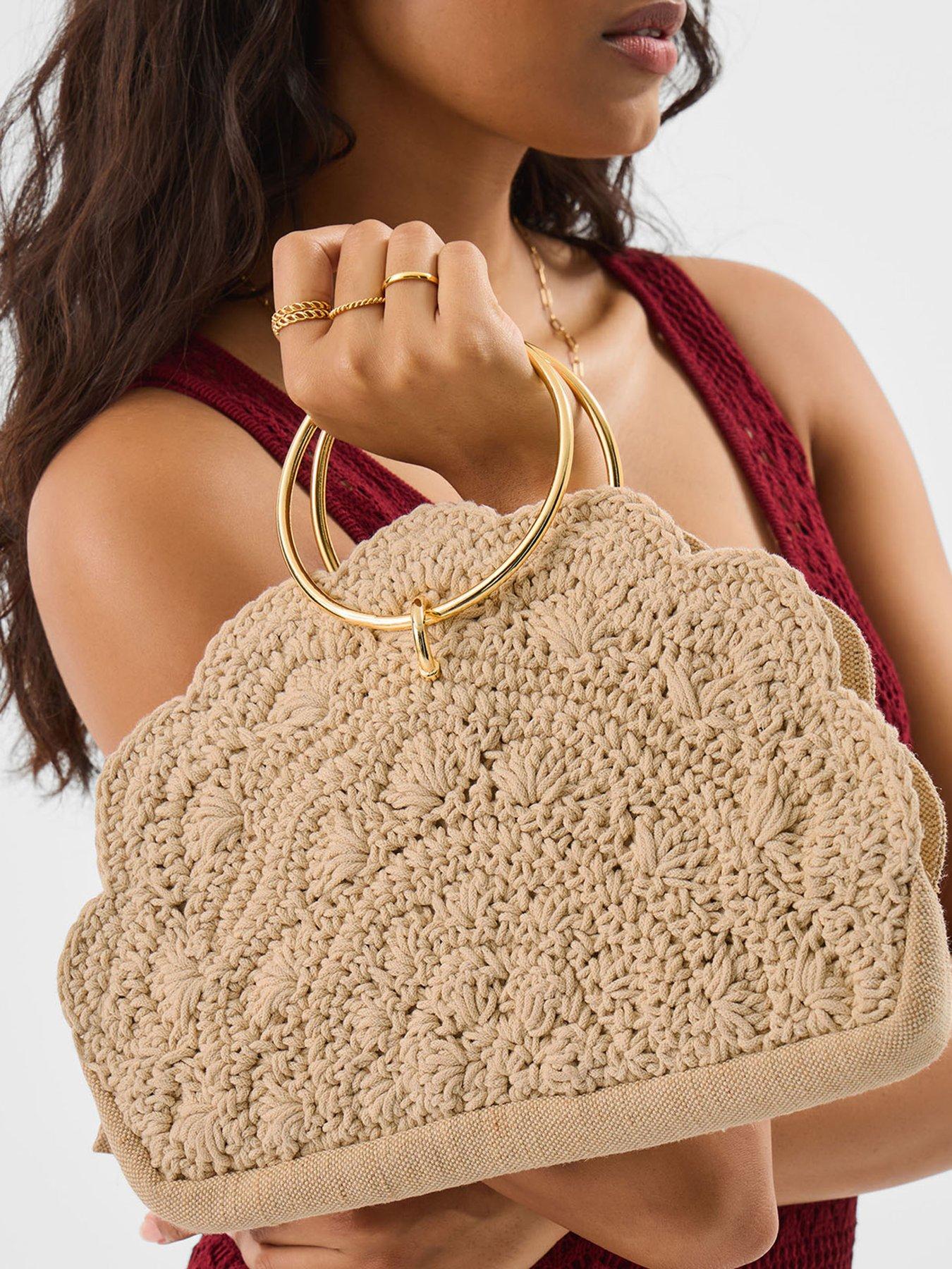 accessorize-scallop-ring-handheld-bag-creamstillFront