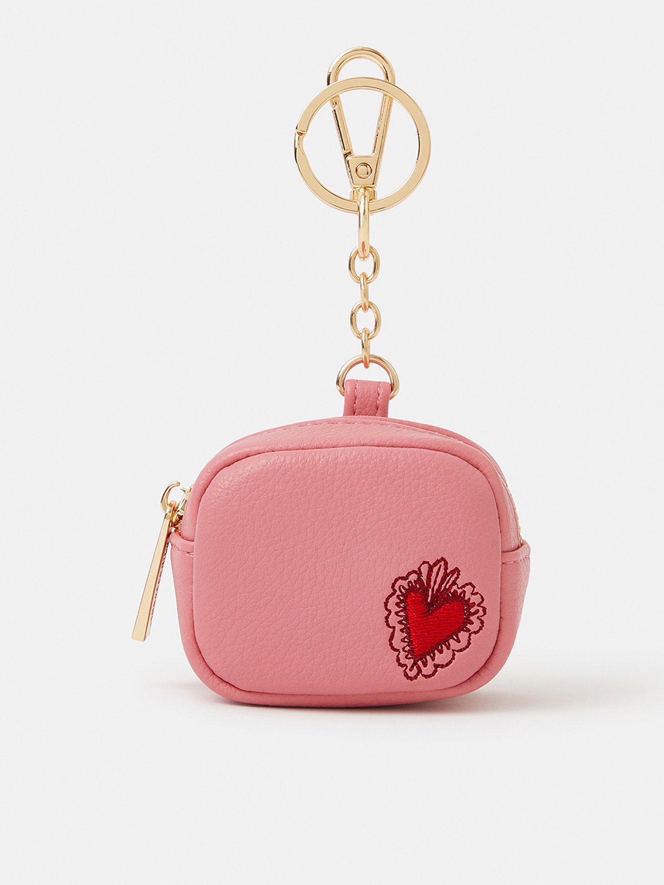 accessorize-heart-airpod-case-pink