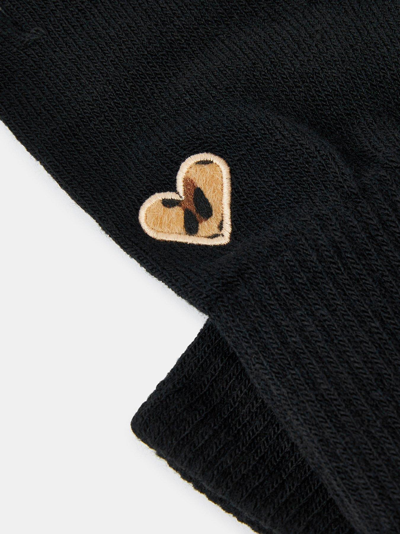 accessorize-cheetah-heart-touch-screen-gloves-blackback