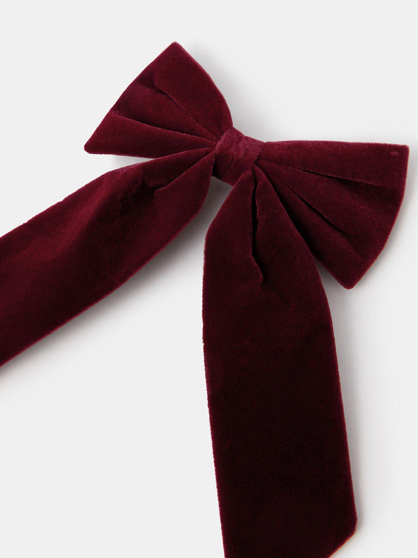 accessorize-velvet-bow-redoutfit