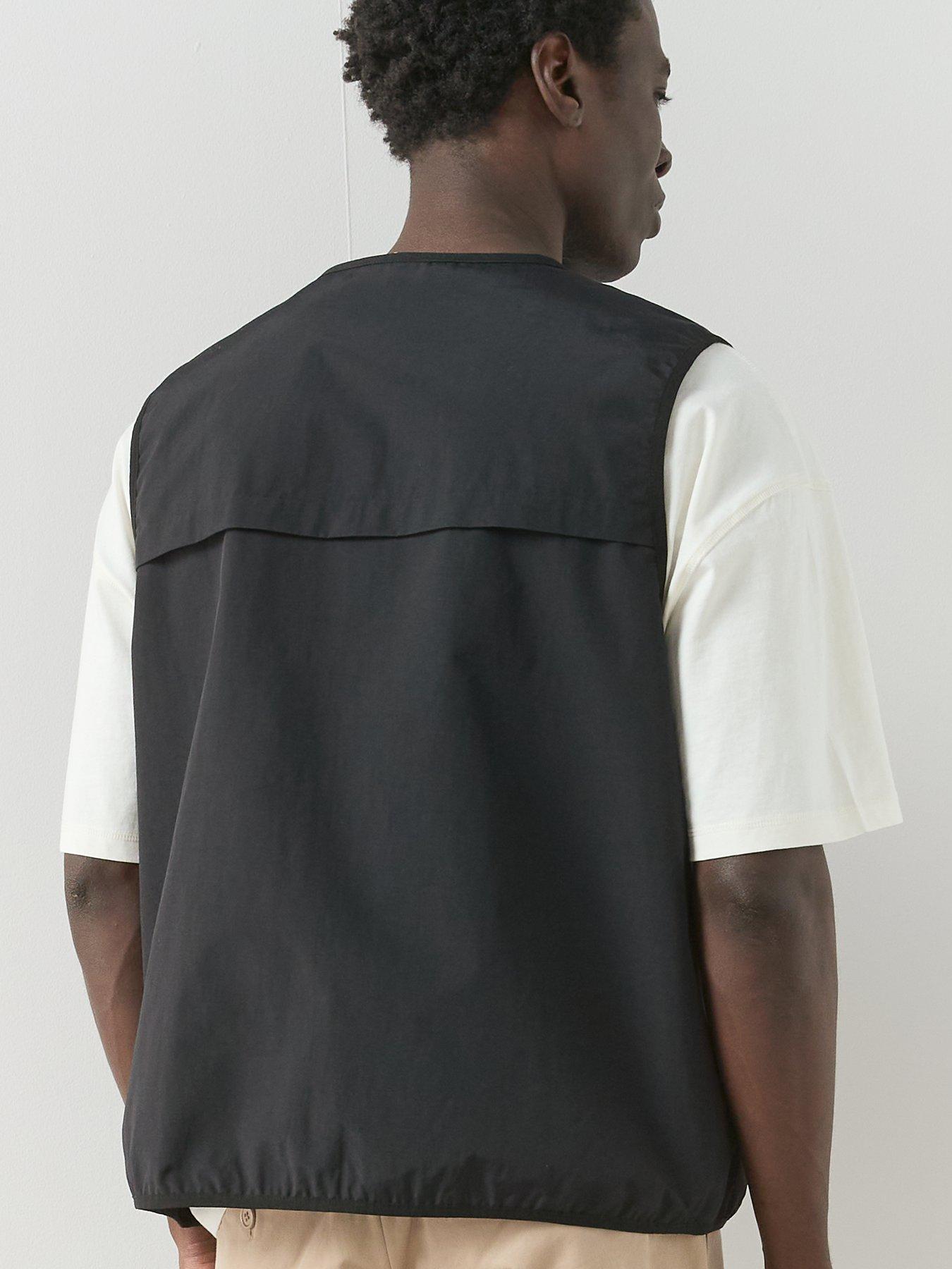 the-very-collection-tech-double-pocket-zip-up-gilet-blackstillFront