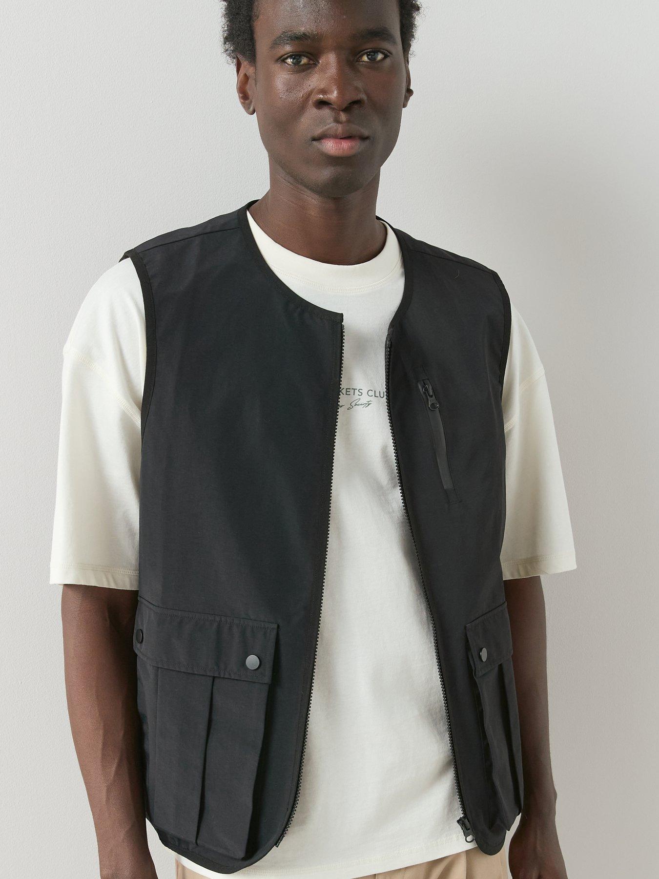 the-very-collection-tech-double-pocket-zip-up-gilet-blackdetail