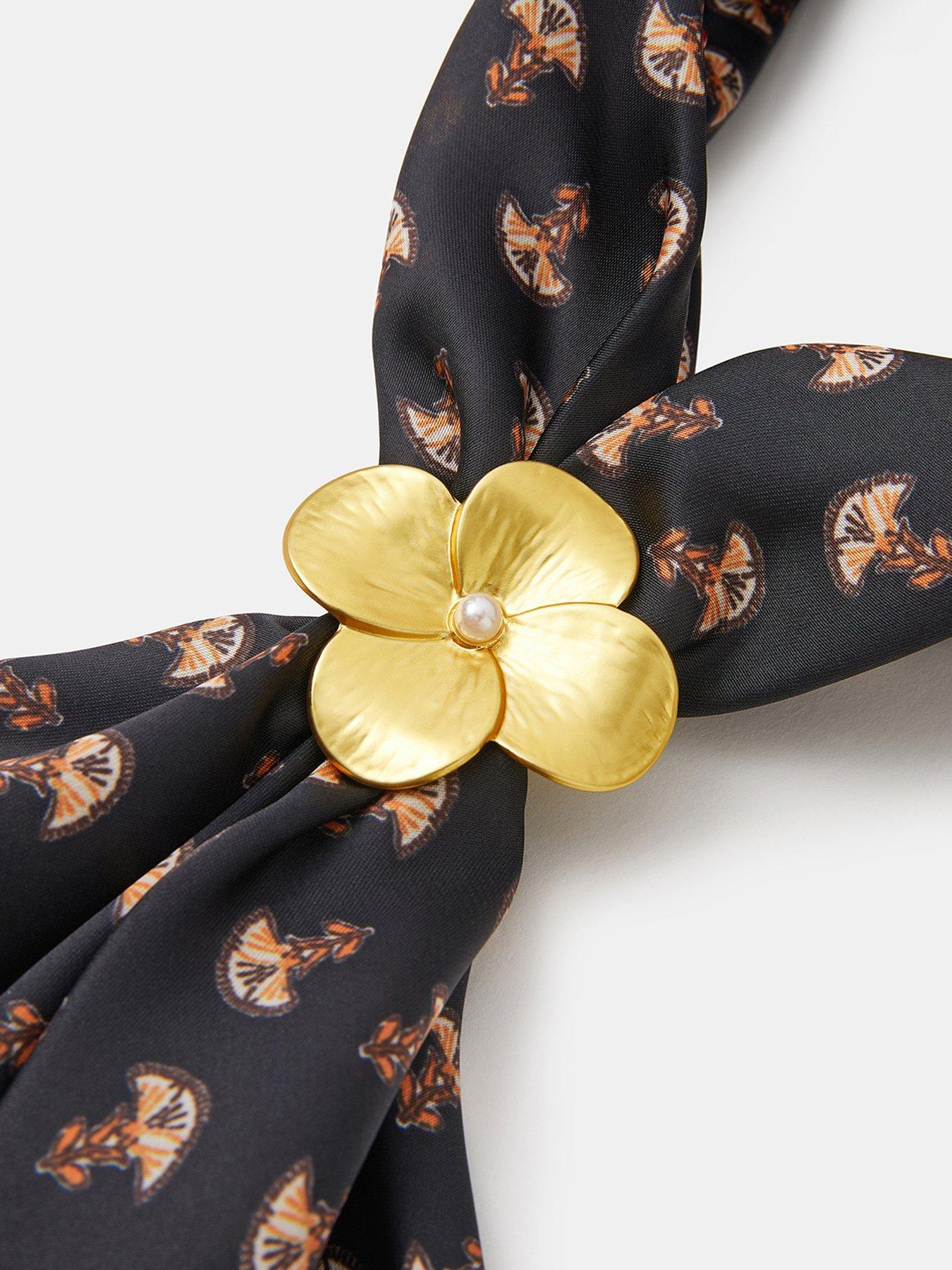 Image 3 of 3 of Accessorize Flower Ring Satin Square - Black