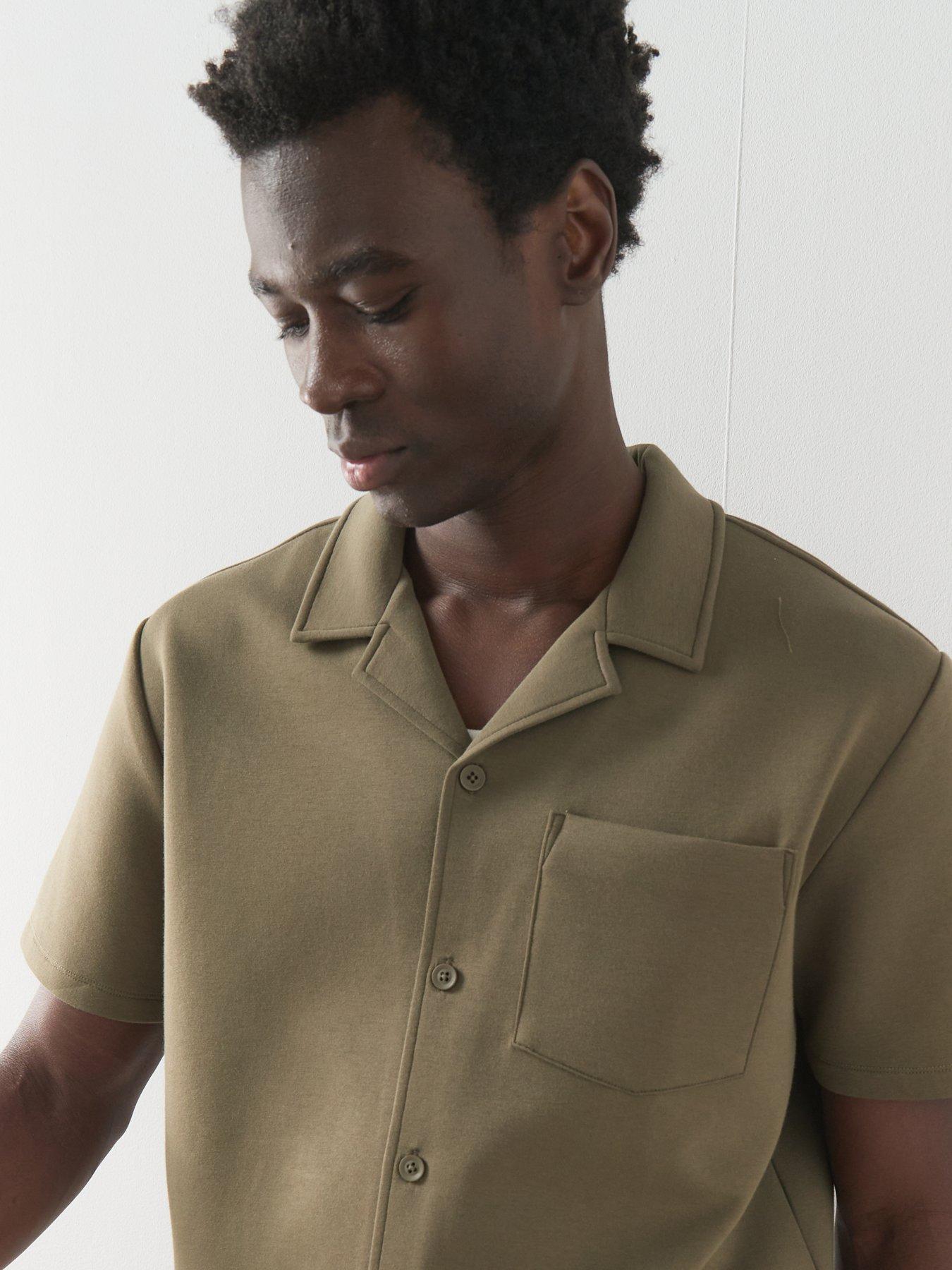 the-very-collection-short-sleeve-pocket-front-shirt-dark-greenoutfit