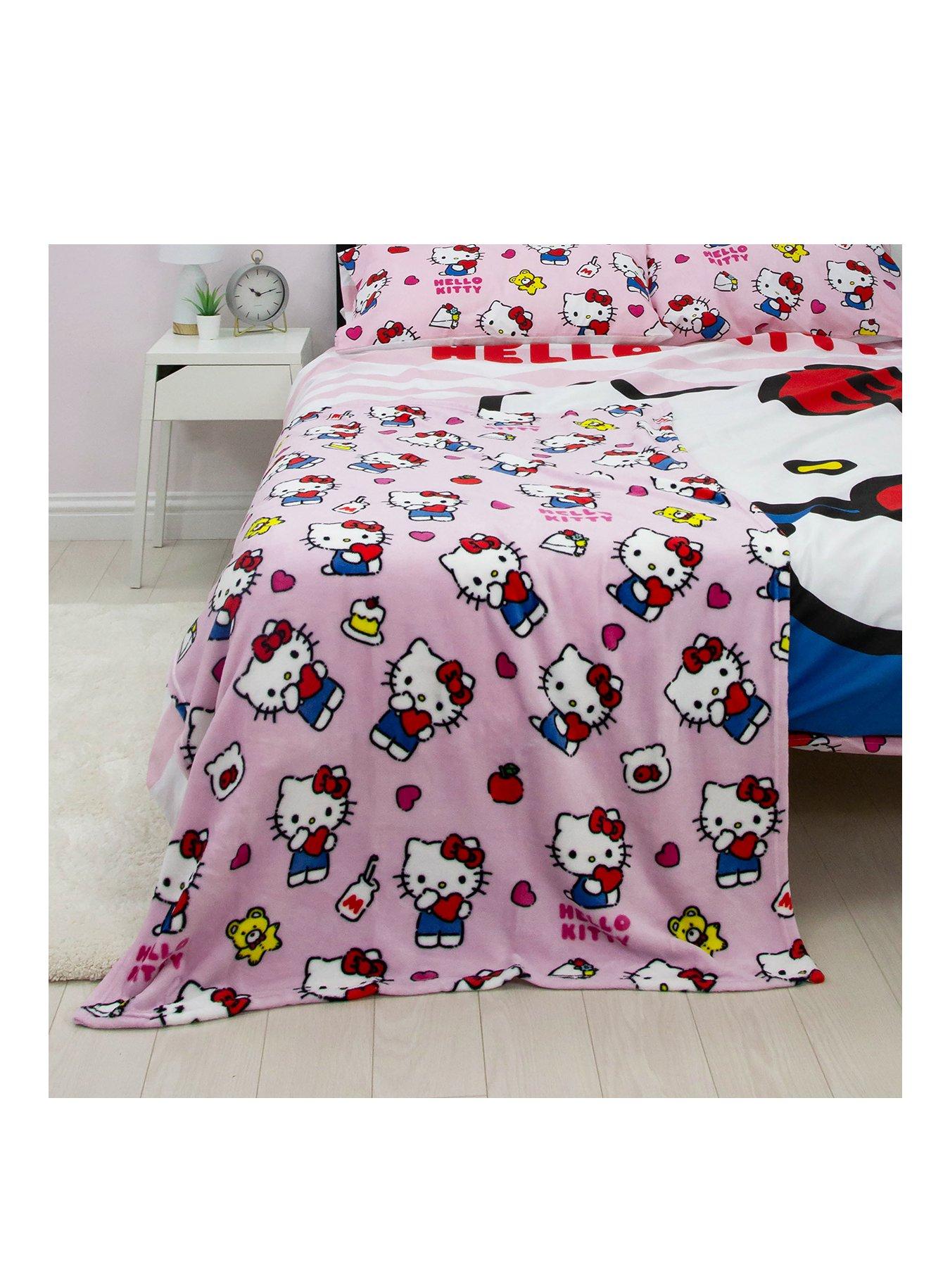 hello-kitty-hello-kitty-rotary-fleece-blanketstillFront
