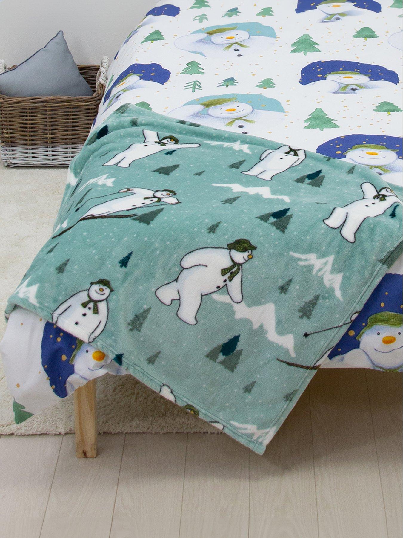 the-snowman-the-snowman-smile-rotary-fleece-christmas-blanket
