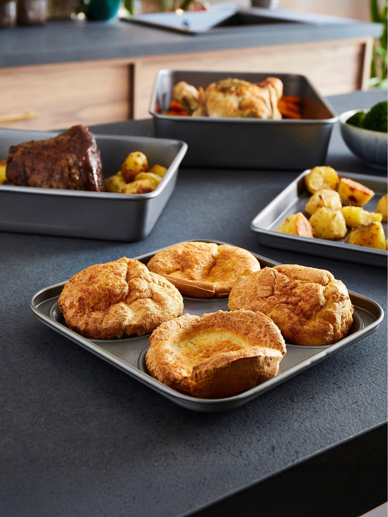 Morphy Richards Yorkshire Pudding Tray, Oven Tray And Roasting Tin Set