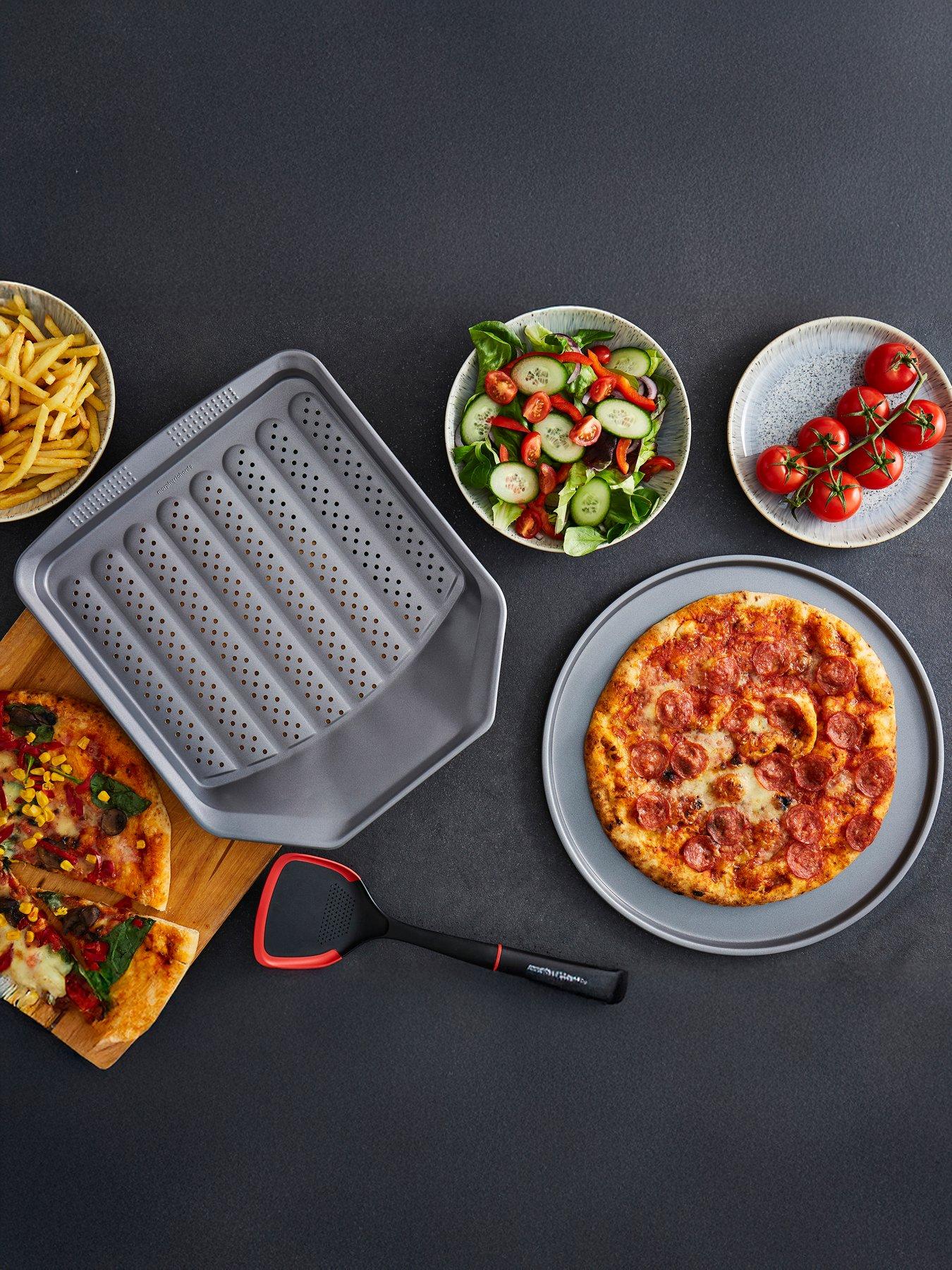 Morphy Richards Pizza Pan And Crisper Tray Set