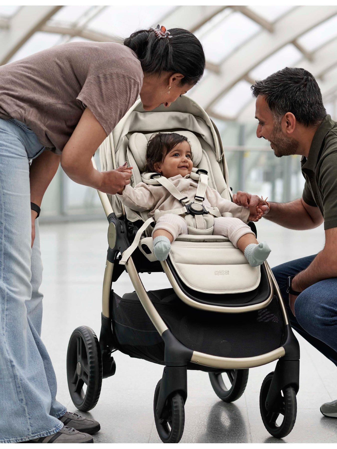 Image 2 of 7 of Mamas & Papas Essential Kit - Ocarro&sup2; Shell (Inc Pushchair, Carrycot, Adaptors, Cupholder, Bag, Footmuff, Soft Toy and Blanket)