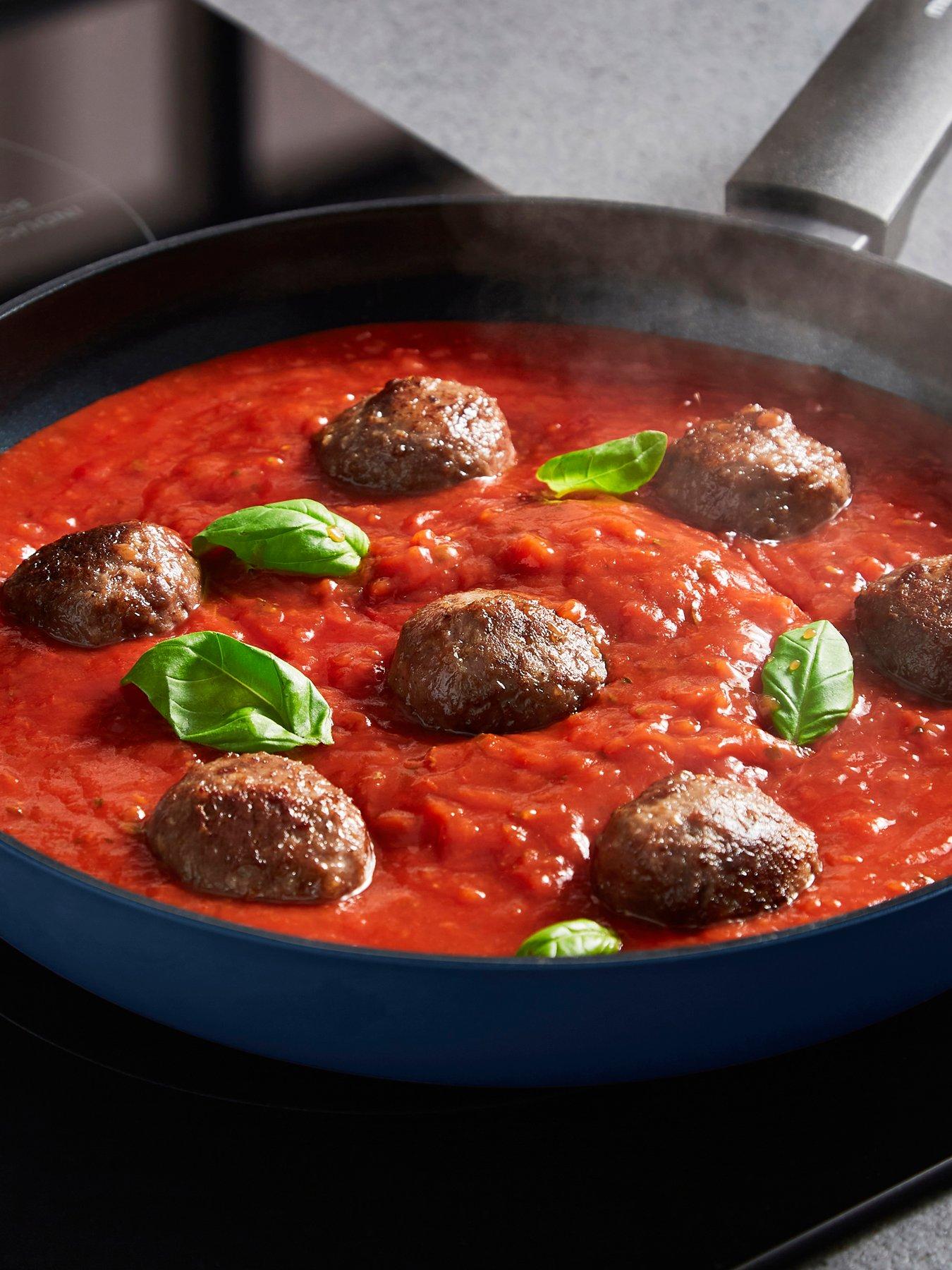 morphy-richards-5pc-aluminium-saucepan-set-bluedetail