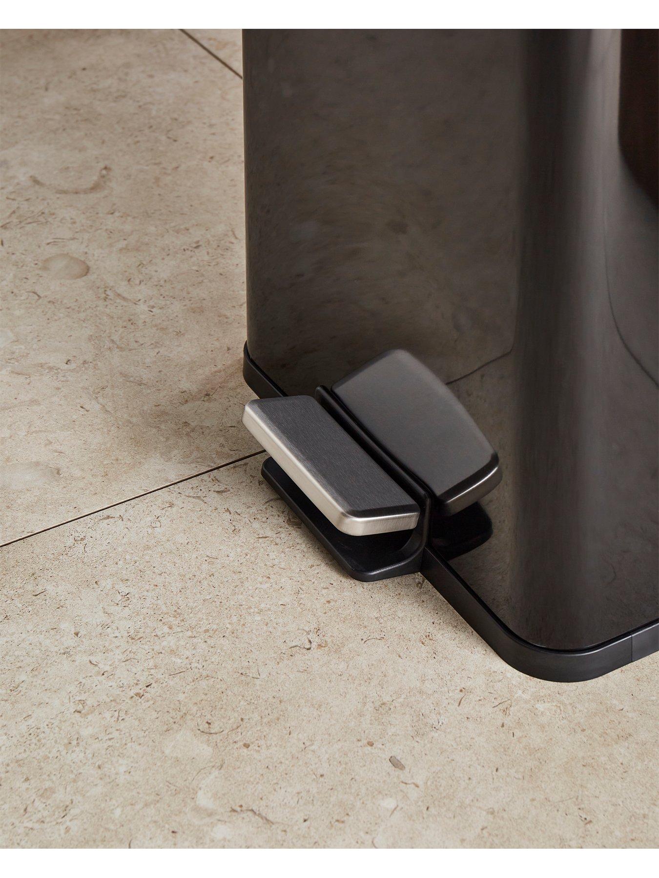 morphy-richards-30l-rectangular-kitchen-bin-blackdetail