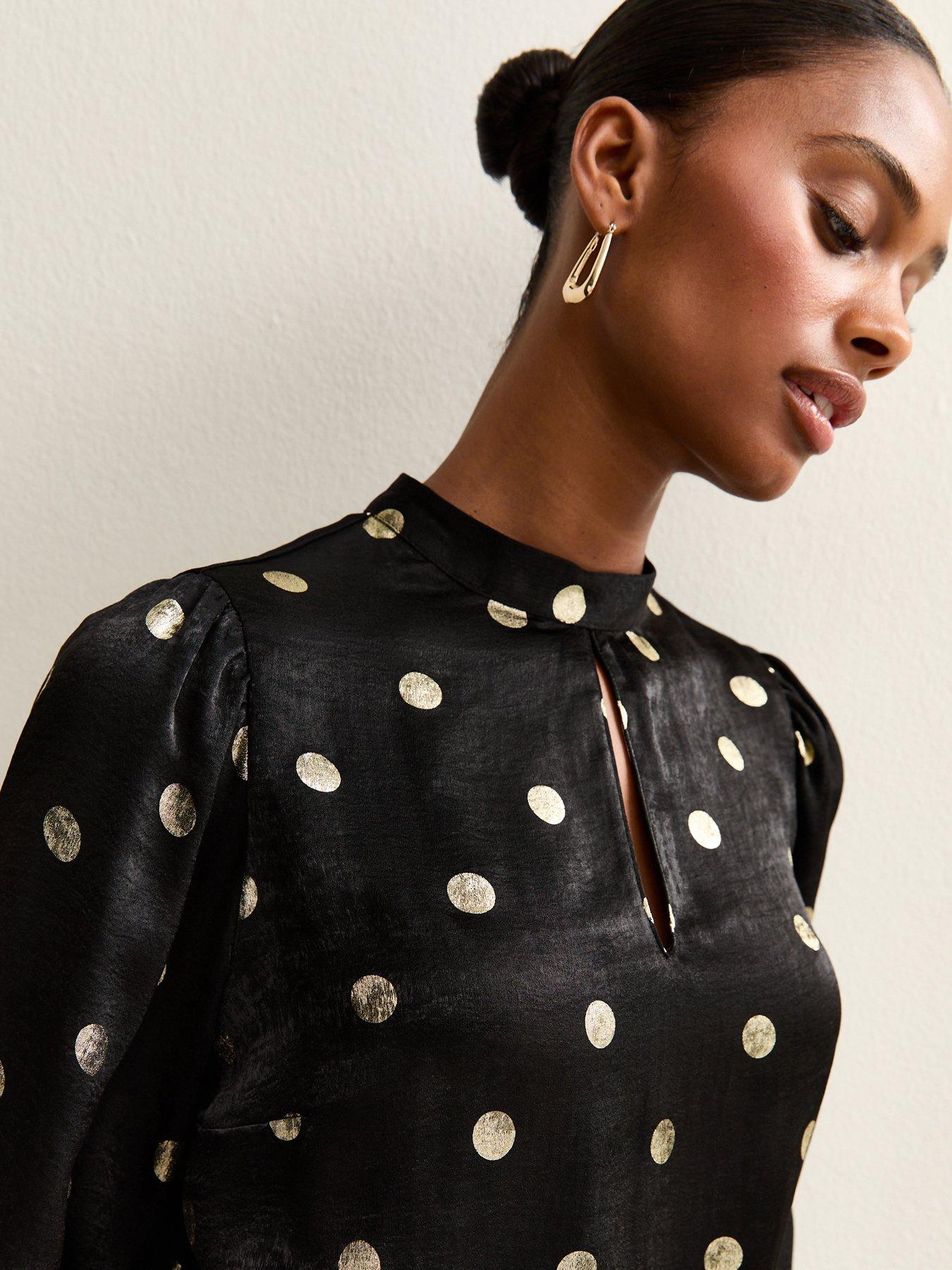 new-look-black-foiled-polka-dot-keyhole-neck-blouseoutfit