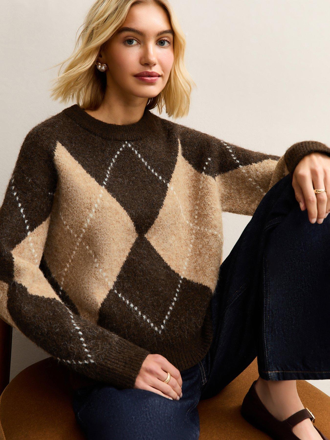 new-look-brown-argyle-pattern-crew-neck-jumper