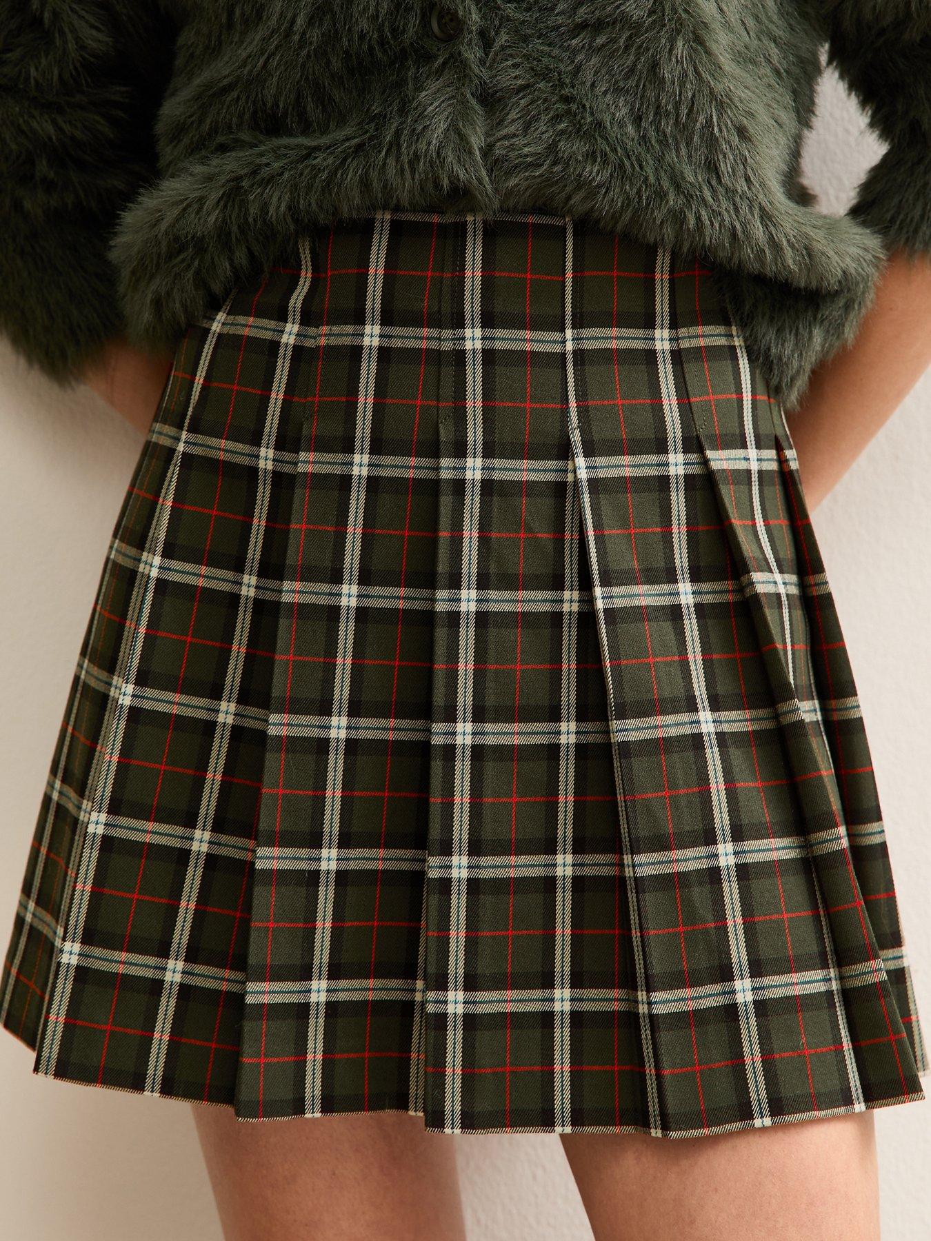 new-look-check-pattern-knife-pleat-mini-skirt-greenoutfit