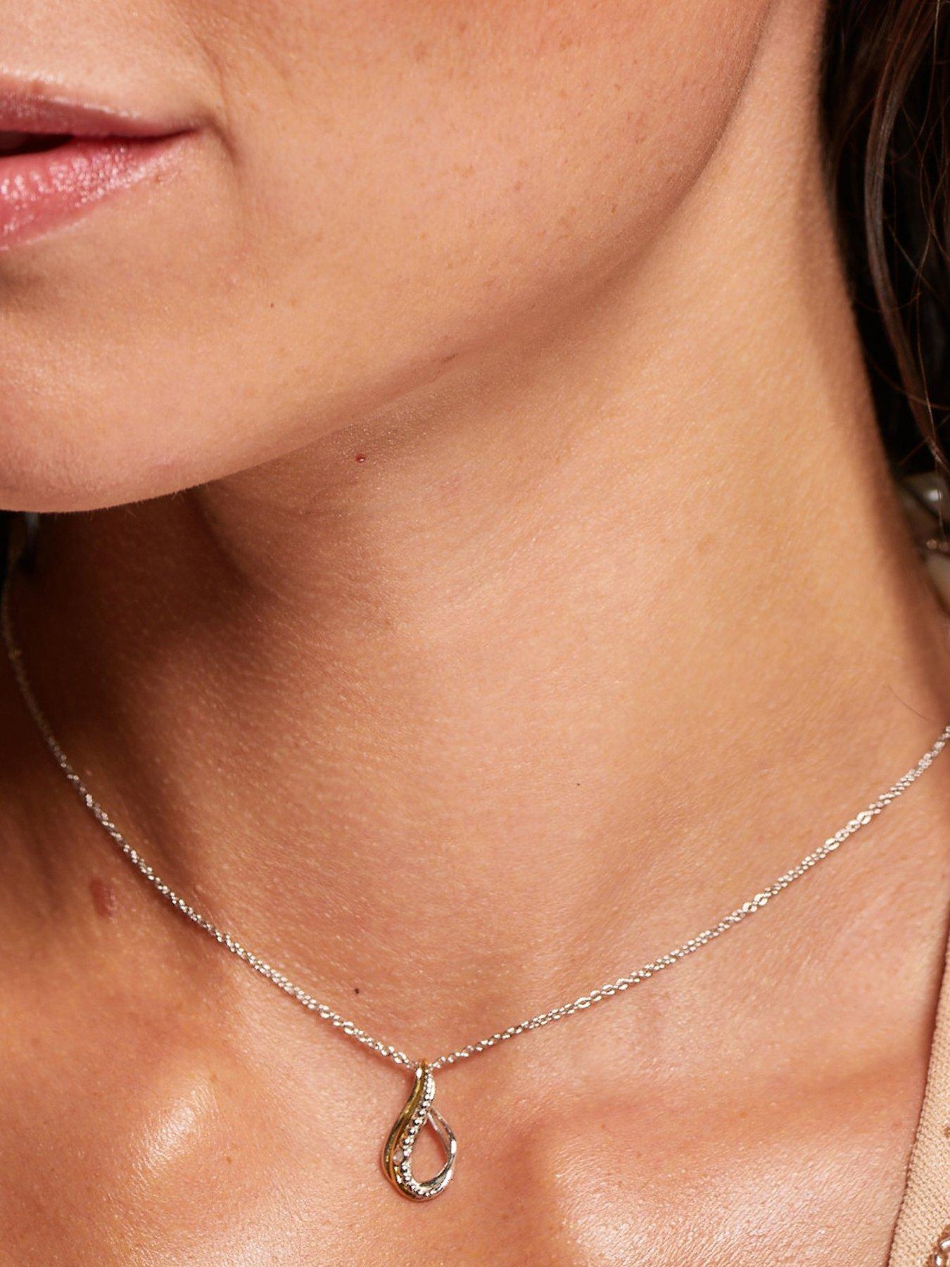 hot-diamonds-teardrop-two-tone-pendantoutfit