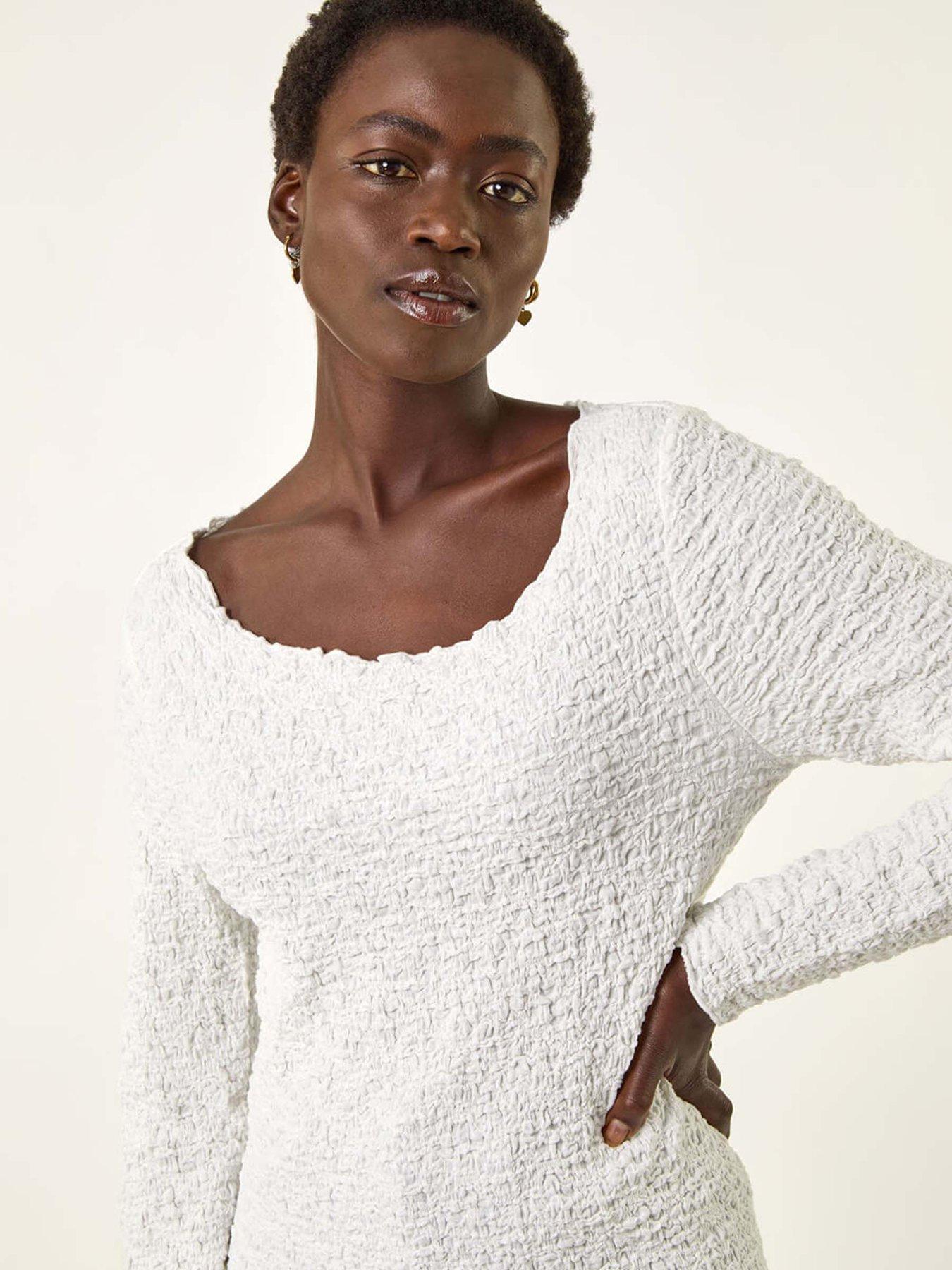 roman-textured-bubble-crepe-lettuce-edge-top-whiteoutfit