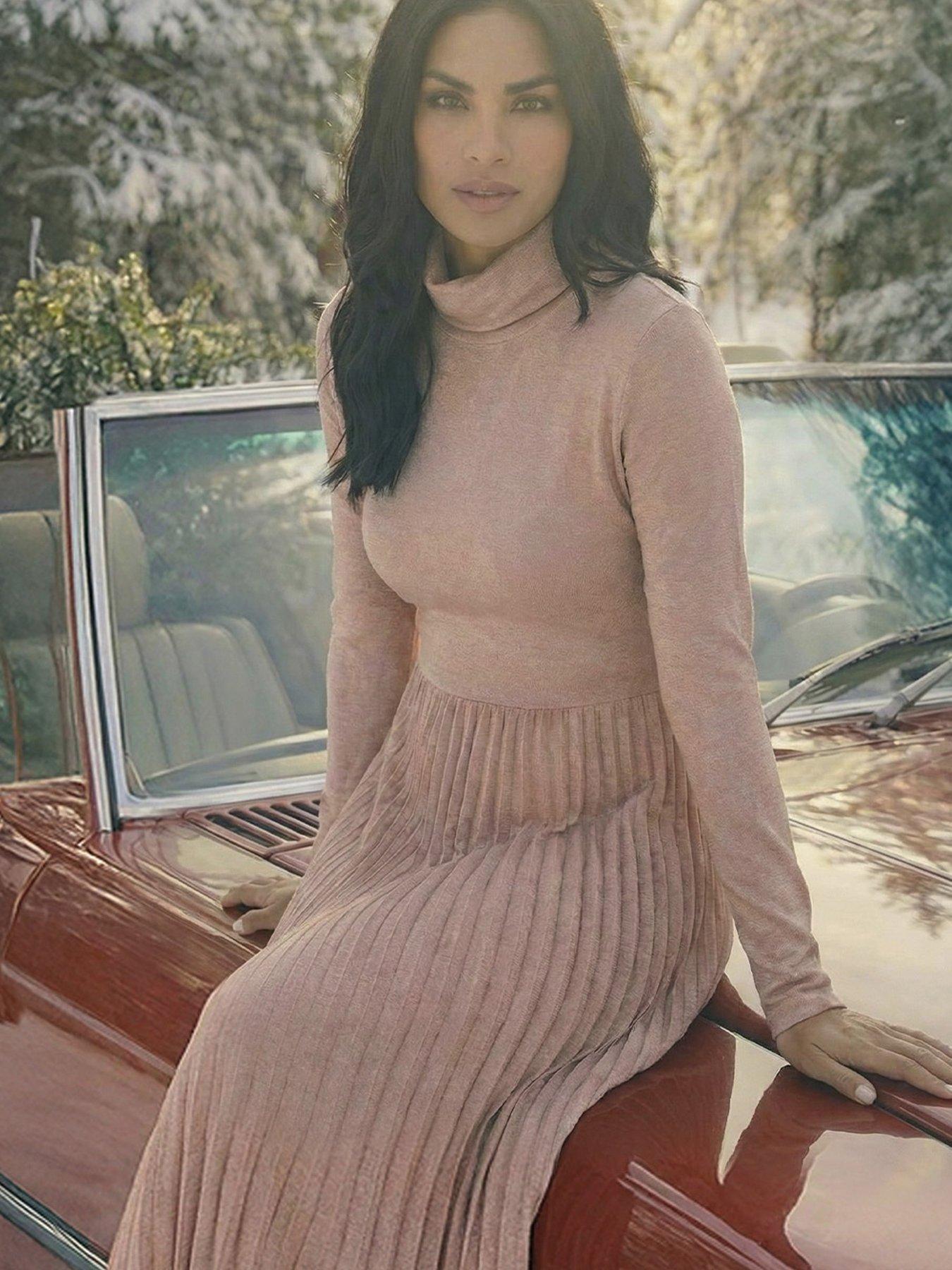 roman-high-neck-pleated-midi-dress-pink