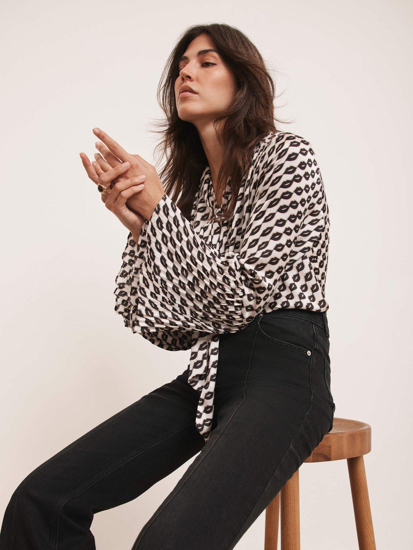 mint-velvet-tie-neck-blouse-lips-print-blackoutfit