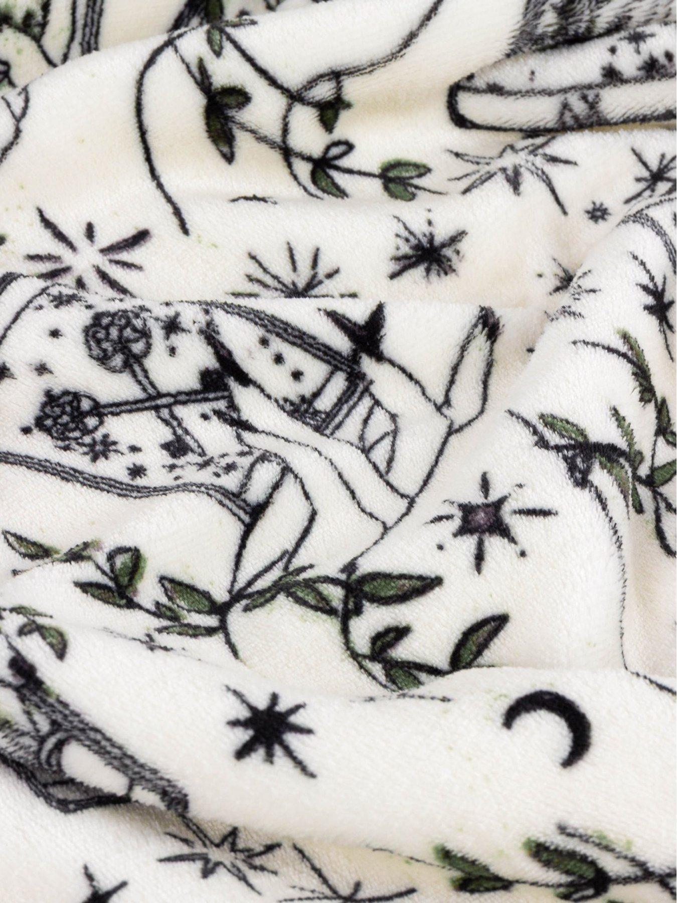 Image 5 of 6 of Furn Celestial Stories 130x180 Sherpa Throw Green