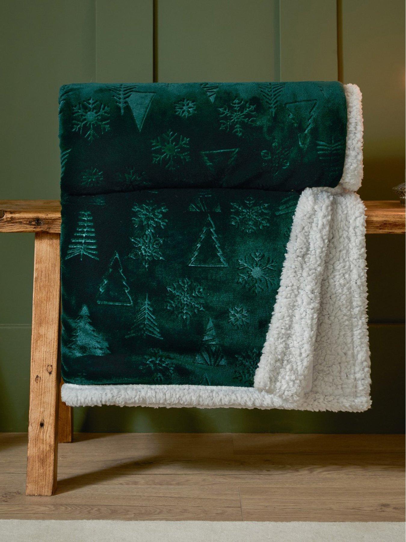 furn-festive-time-sherpa-140x180-throw-emerald