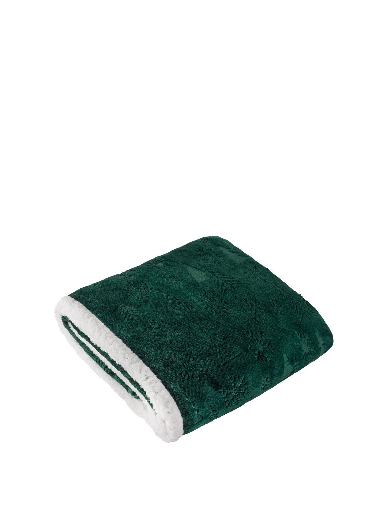 furn-festive-time-sherpa-140x180-throw-emeraldstillFront