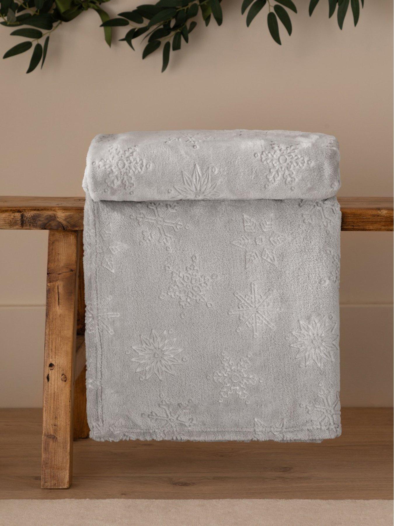 Image 1 of 6 of Furn Snowflakes 140x180 Throw Grey