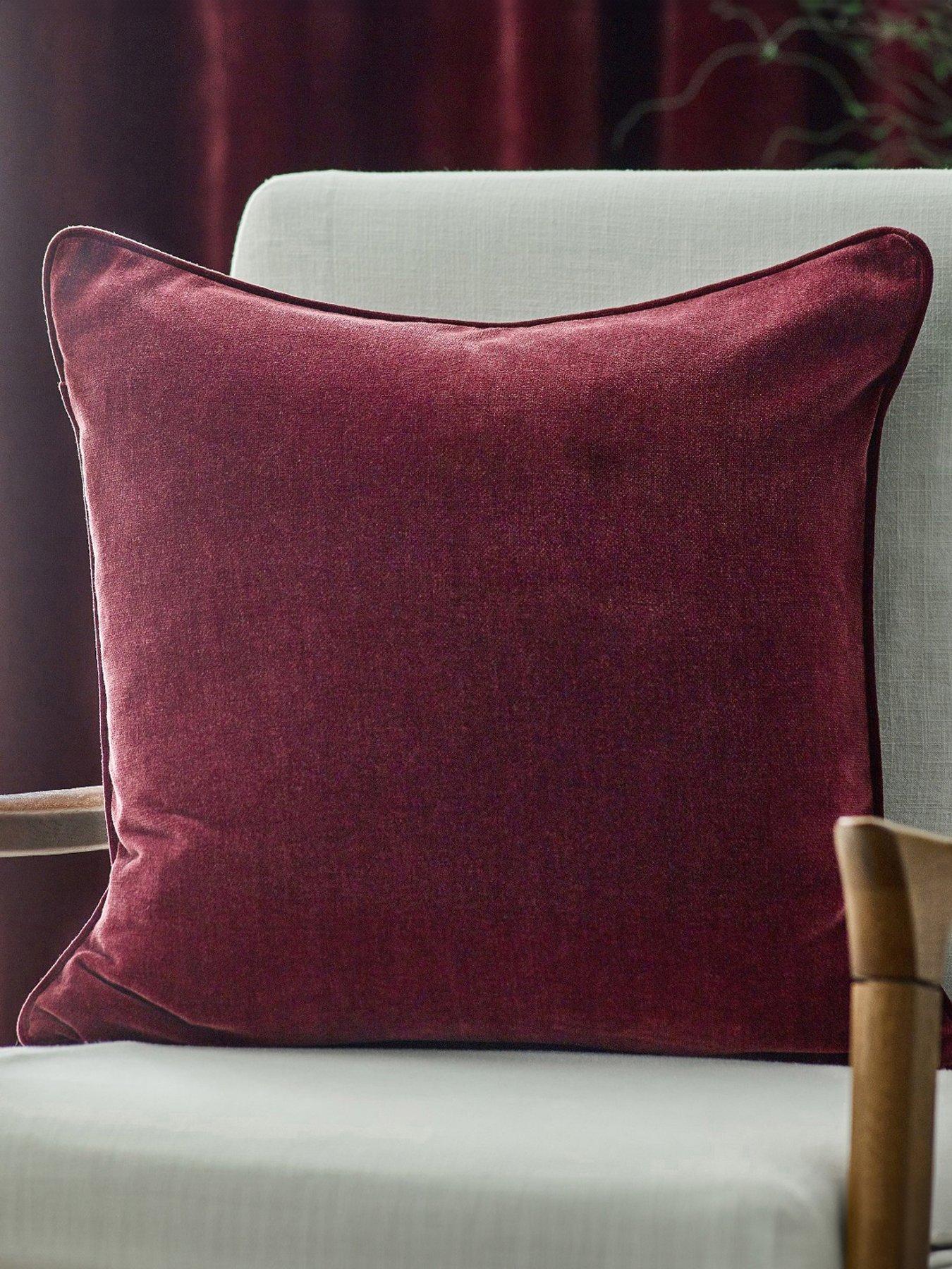 yard-heavy-chenille-50x50-polyester-cushion