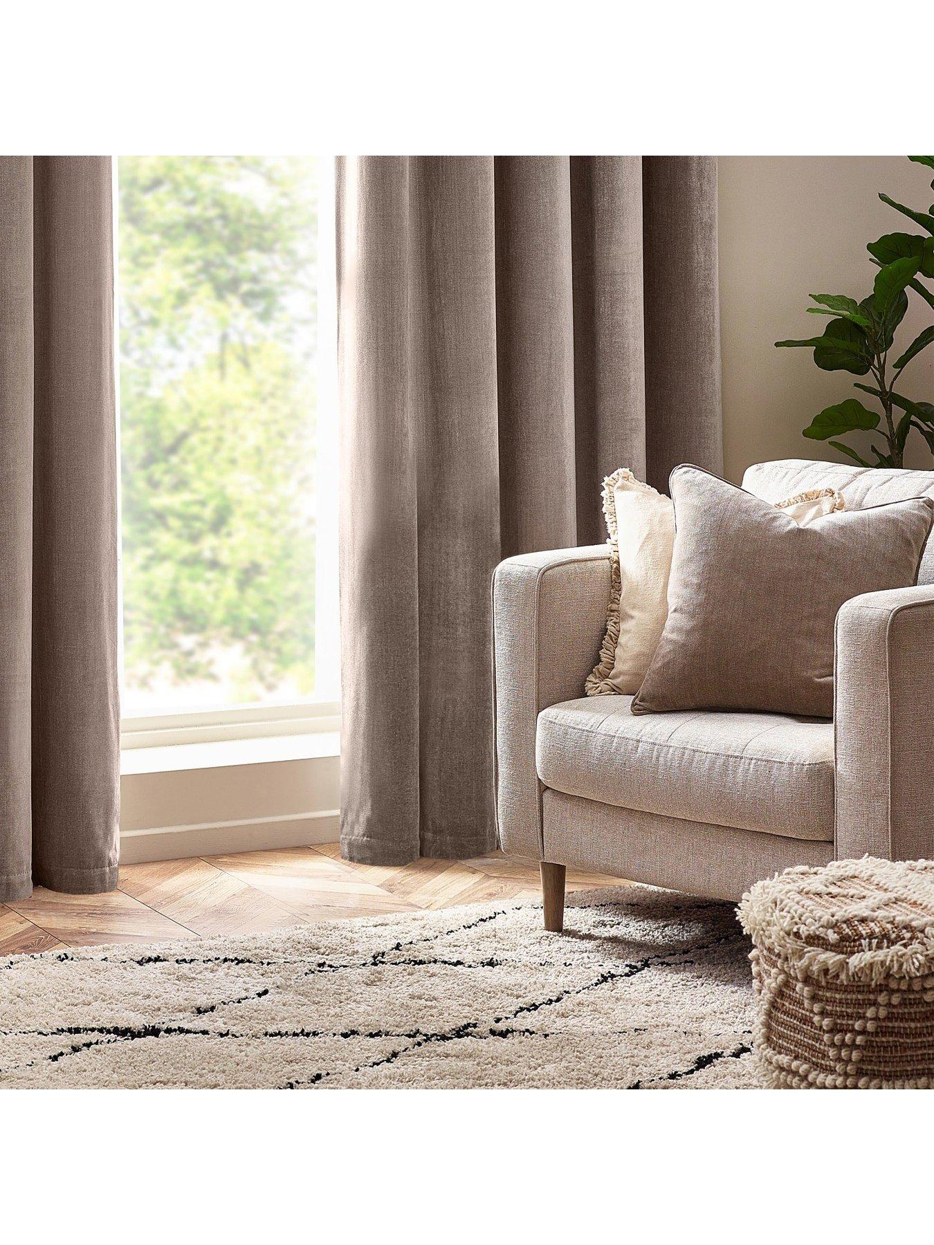 yard-heavy-chenille-50x50-polyester-cushiondetail