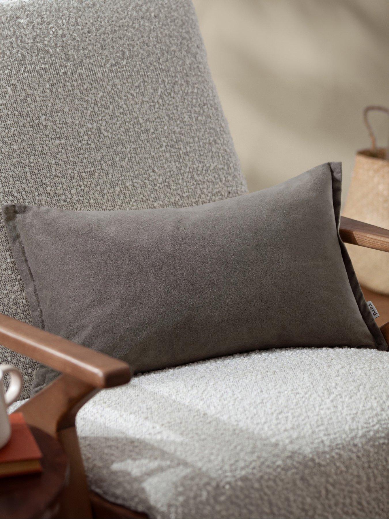 yard-merton-polyester-cushion