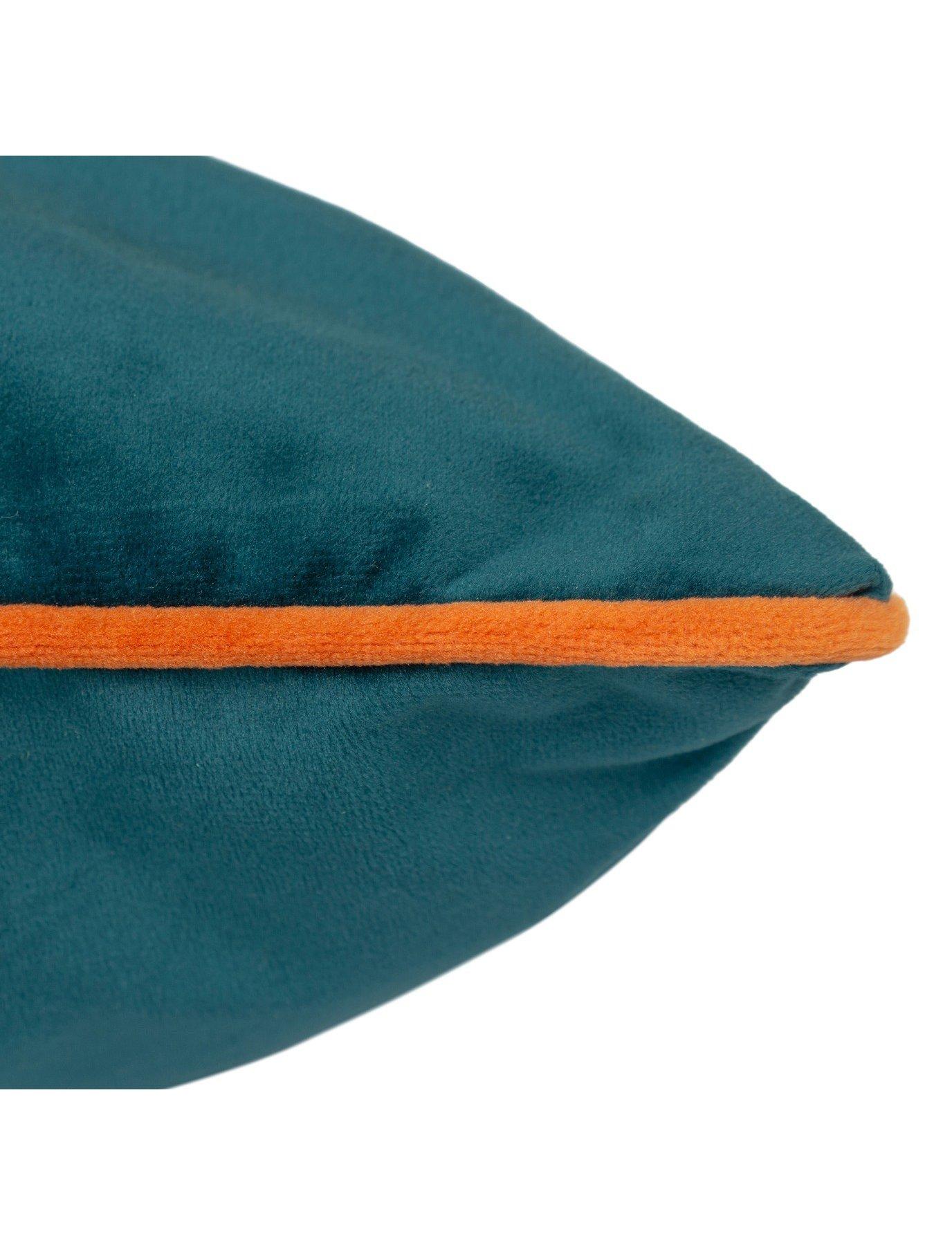 furn-meridian-45x45-polyester-cushionback