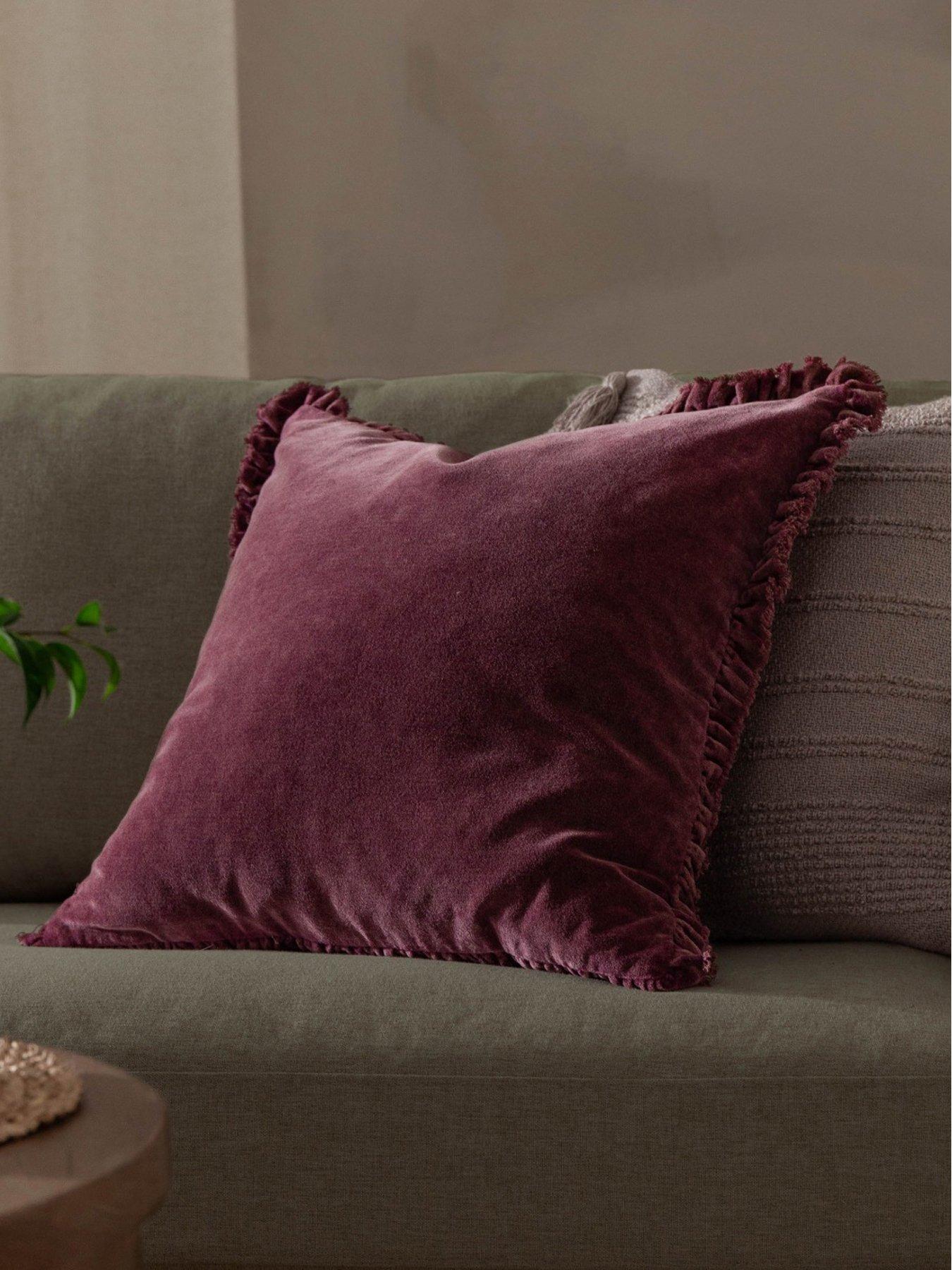 yard-bertie-45x45-polyester-cushion