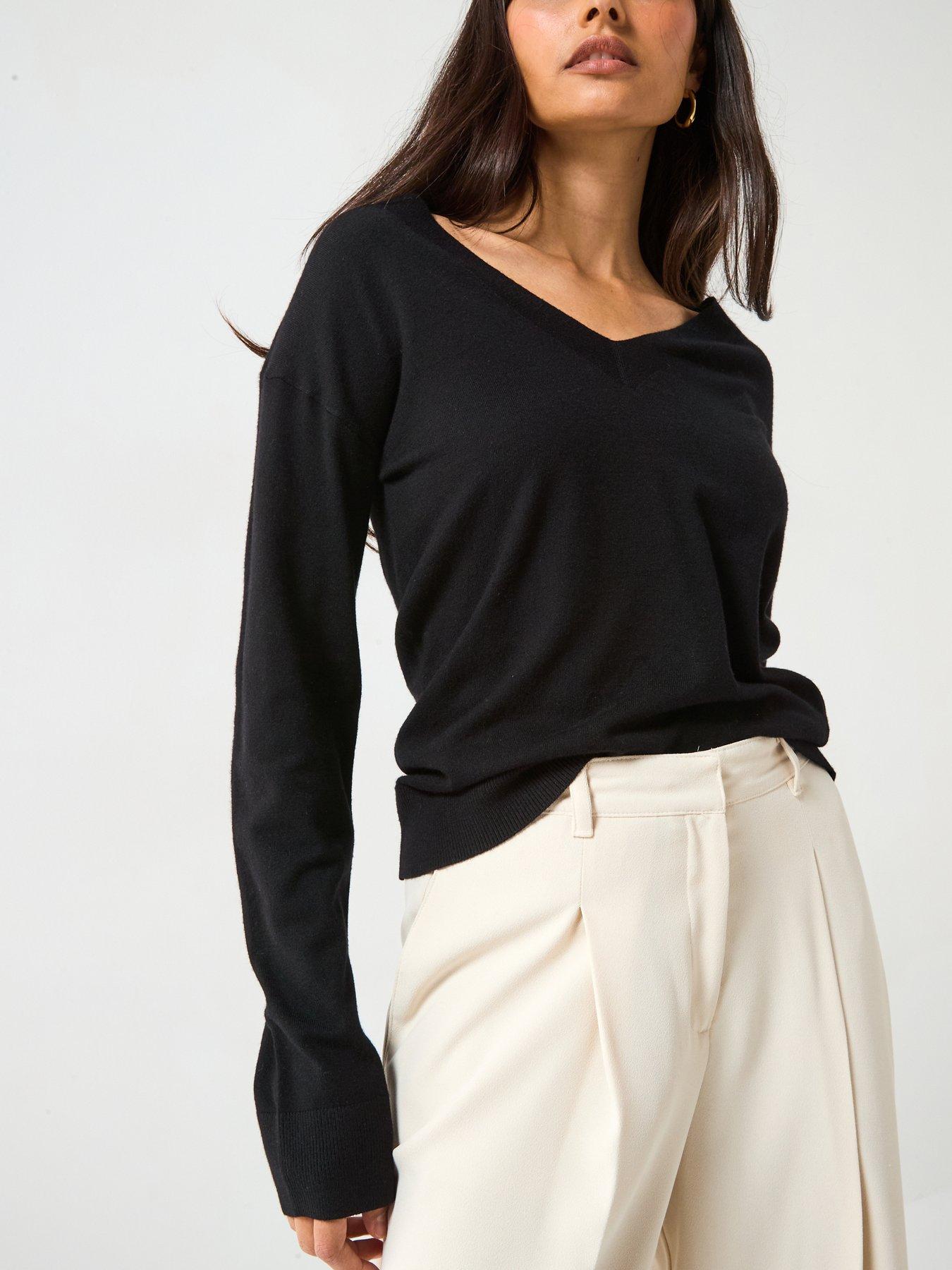 the-very-collection-classic-comfort-v-neck-jumper-blackoutfit