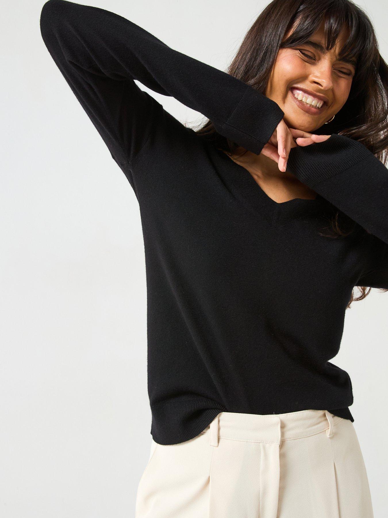 the-very-collection-classic-comfort-v-neck-jumper-blackdetail