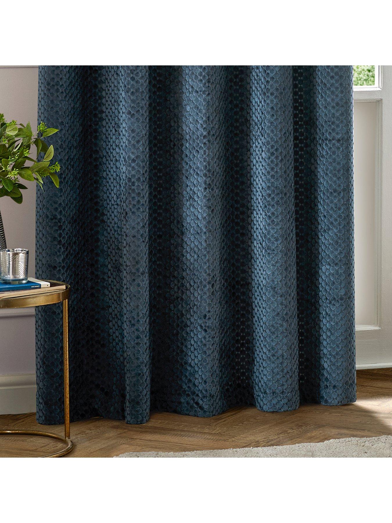 paoletti-neptune-eyelet-curtainsback
