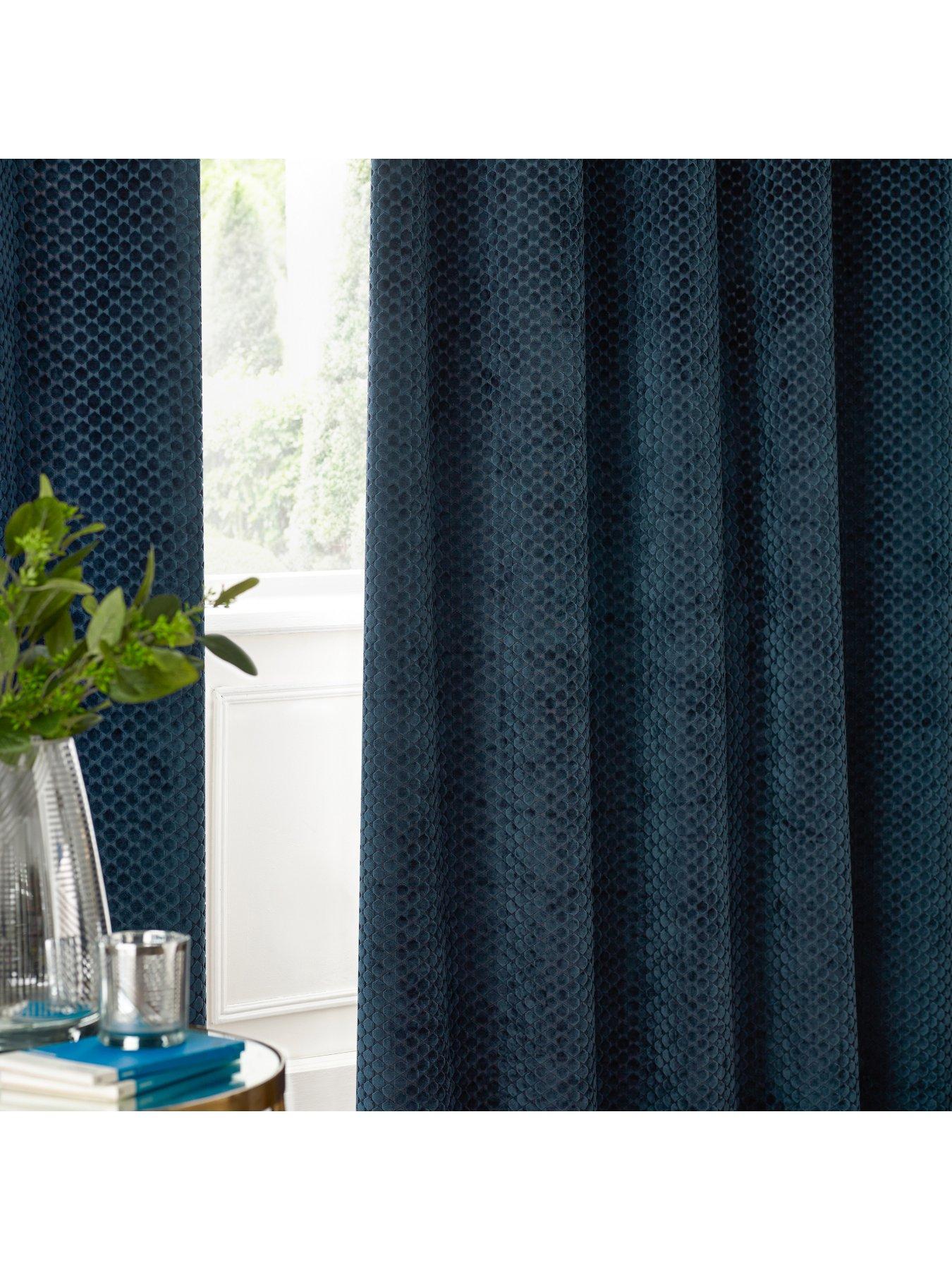 paoletti-neptune-eyelet-curtainsoutfit