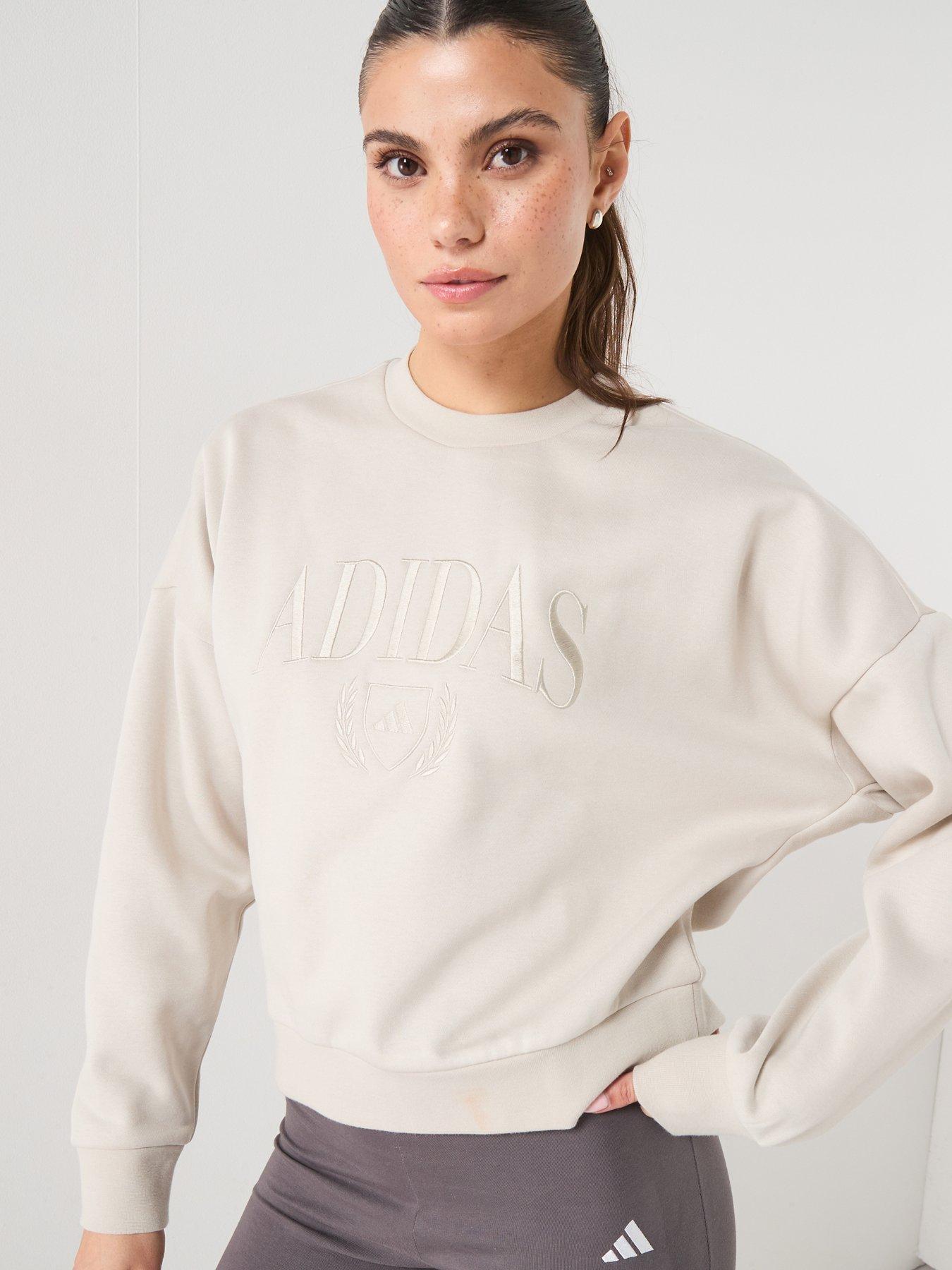 adidas-sportswear-womens-cozy-holiday-graphic-sweatshirt-grey