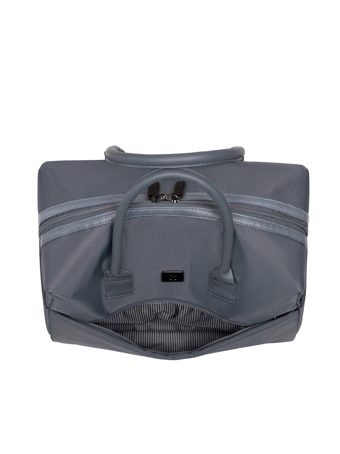 Image 6 of 7 of it Luggage Outpaced Asphalt Holdall