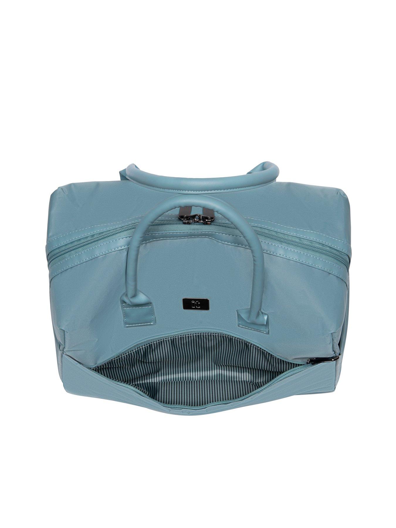 Image 6 of 7 of it Luggage Outpaced Smoke Blue Holdall
