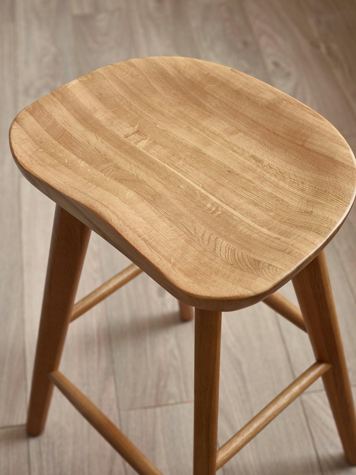 julian-bowen-mulu-solid-oak-bar-stooloutfit