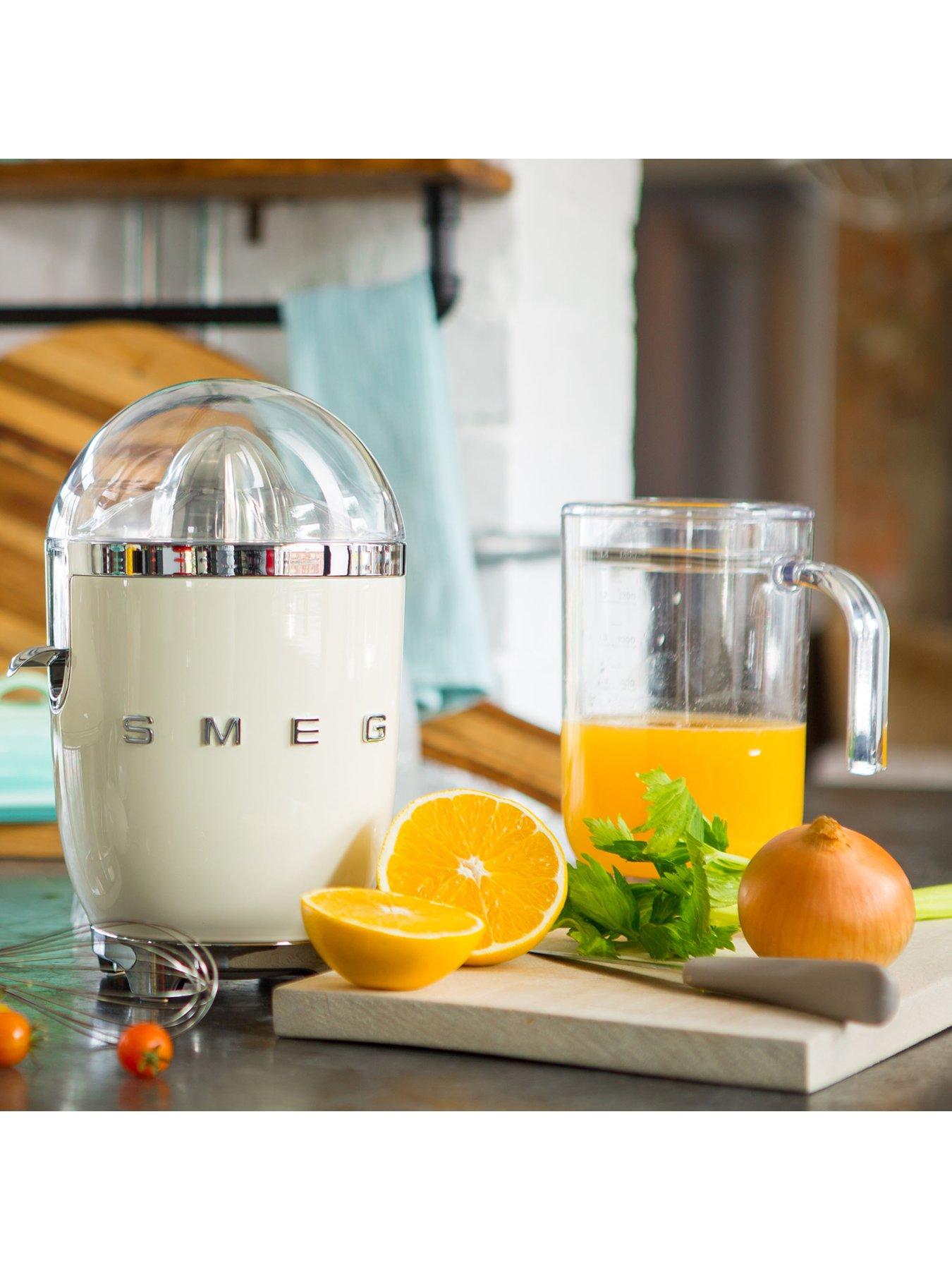 Image 5 of 6 of Smeg CJF11CRUK Citrus Juicer - Cream