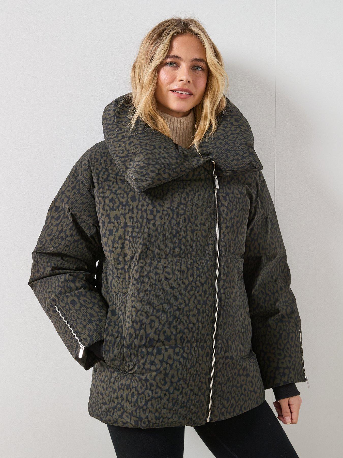 sweaty-betty-nimbus-cloudweight-water-resistant-short-puffer-coat-green