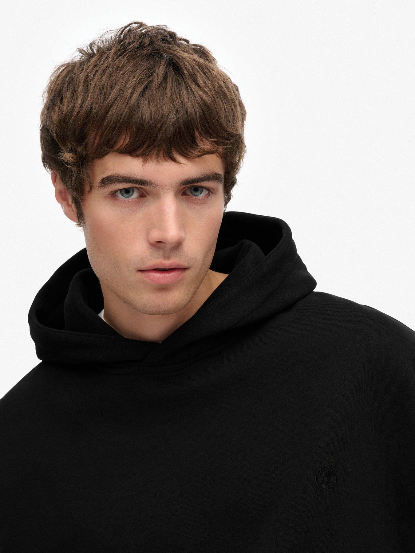 superdry-oversized-hoodie-blackoutfit