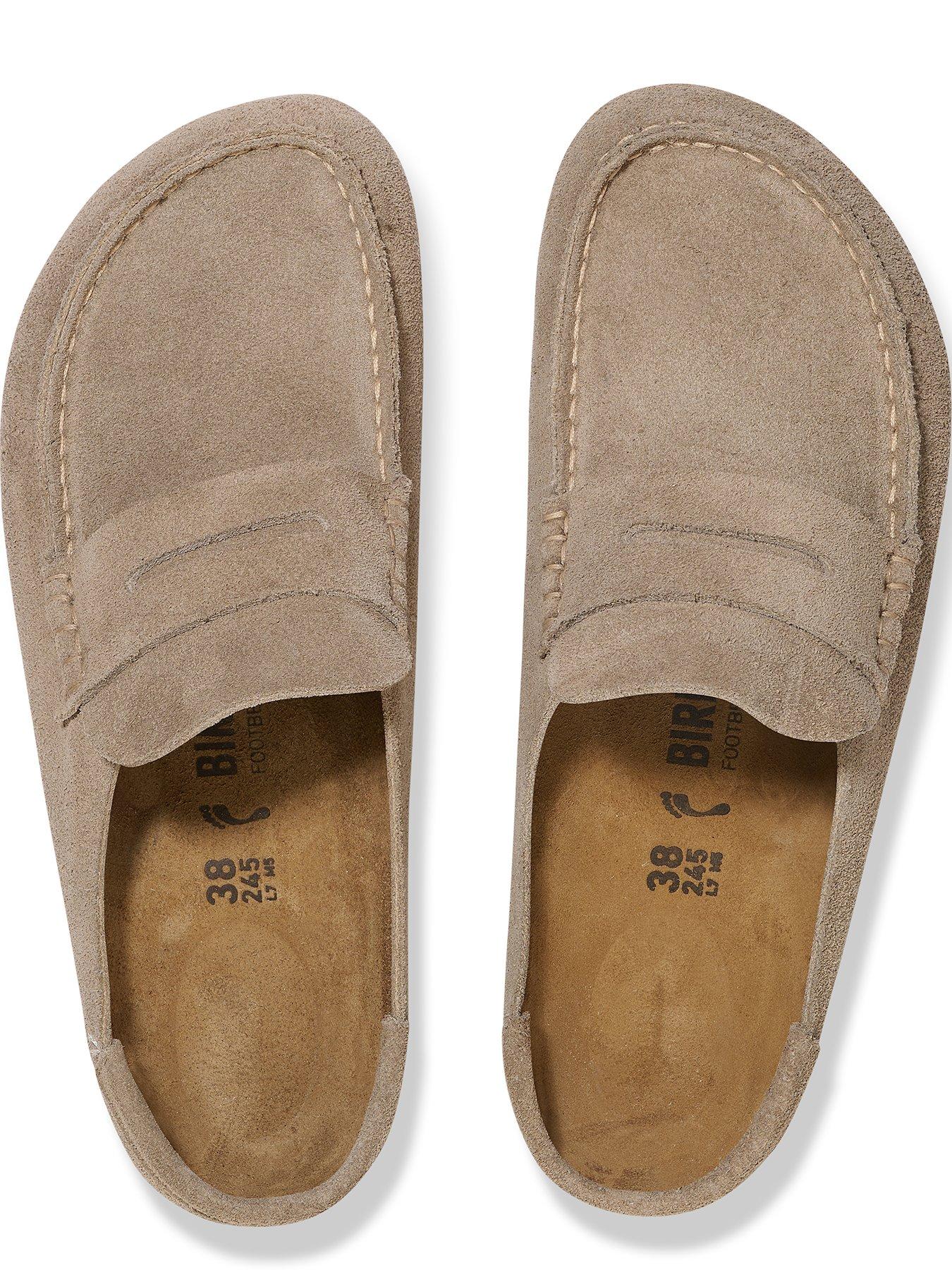 birkenstock-naples-wrapped-suede-clog-taupeoutfit