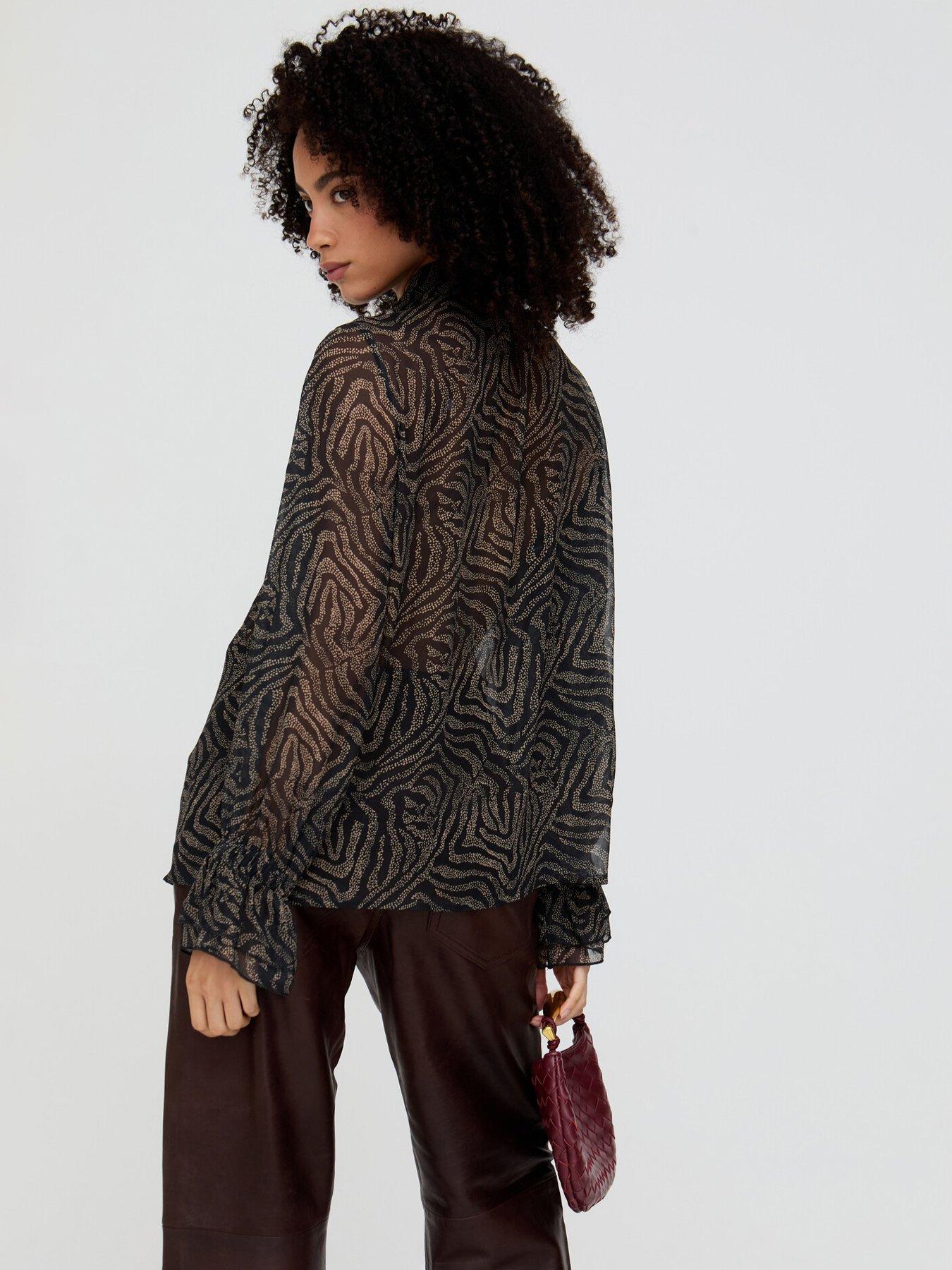 lily-lionel-zendaya-blouse-blackstillFront