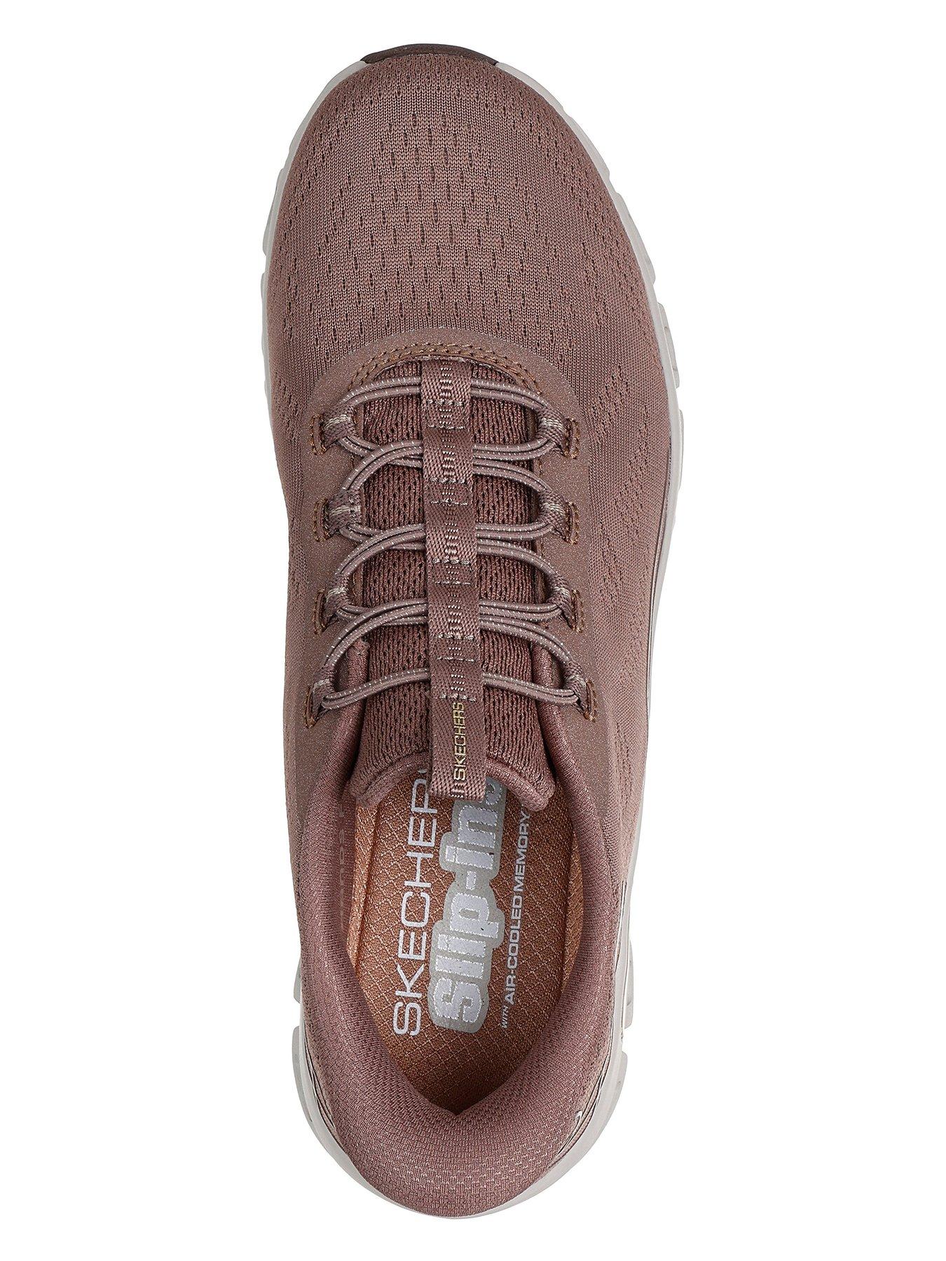 skechers-glide-step-elevate-amaze-trainer-burgundyoutfit