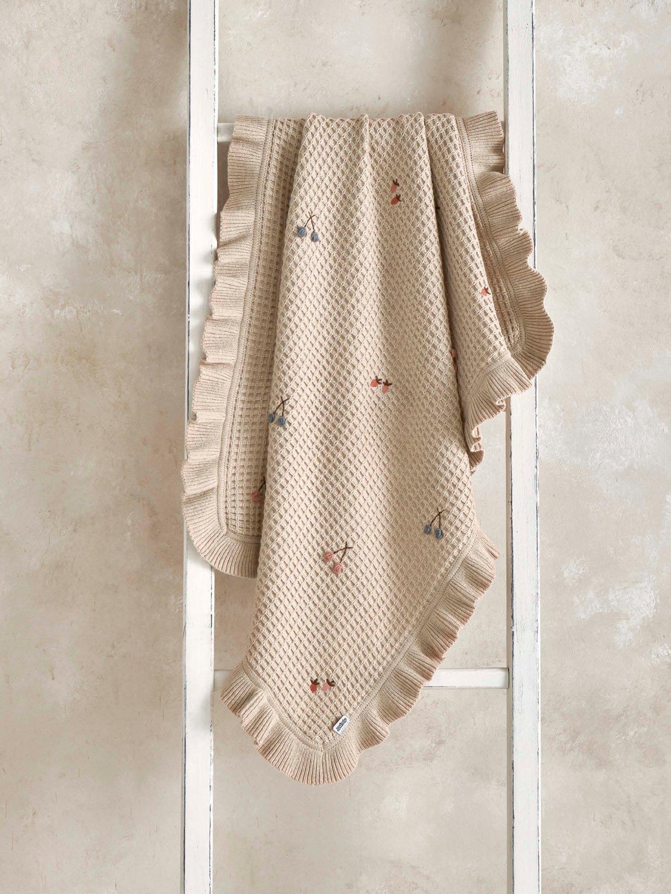 mamas-papas-knitted-blanket-berry-frill
