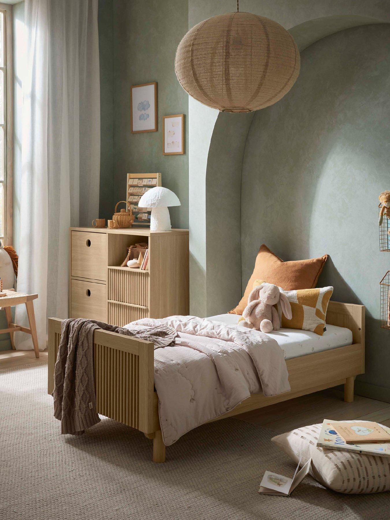Mamas & Papas Oska Narrow Set (Cotbed, Narrow Dresser) - Natural Oak in One Colour