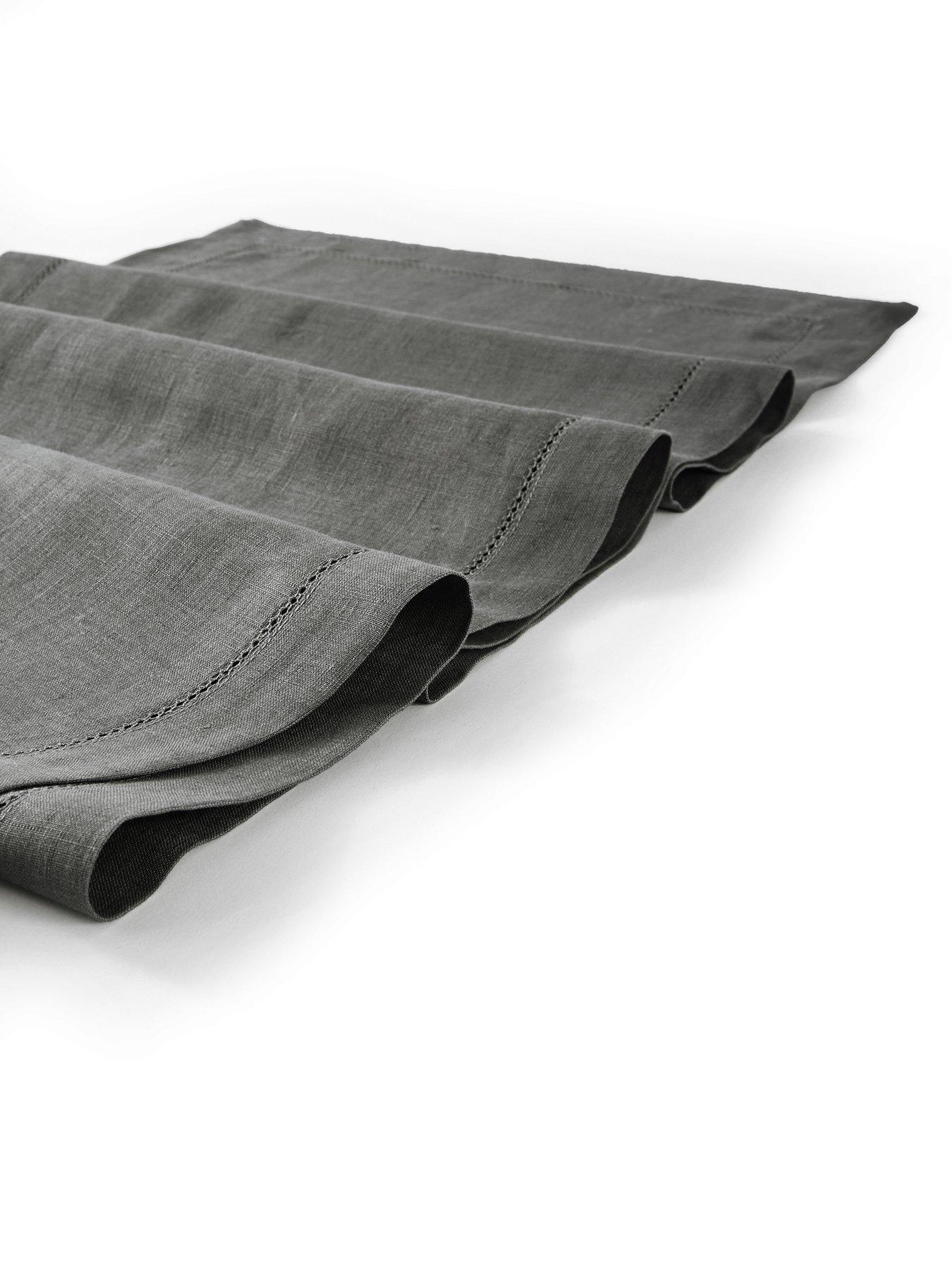 the-very-collection-charcoal-linen-table-runner-36-x-180cmoutfit