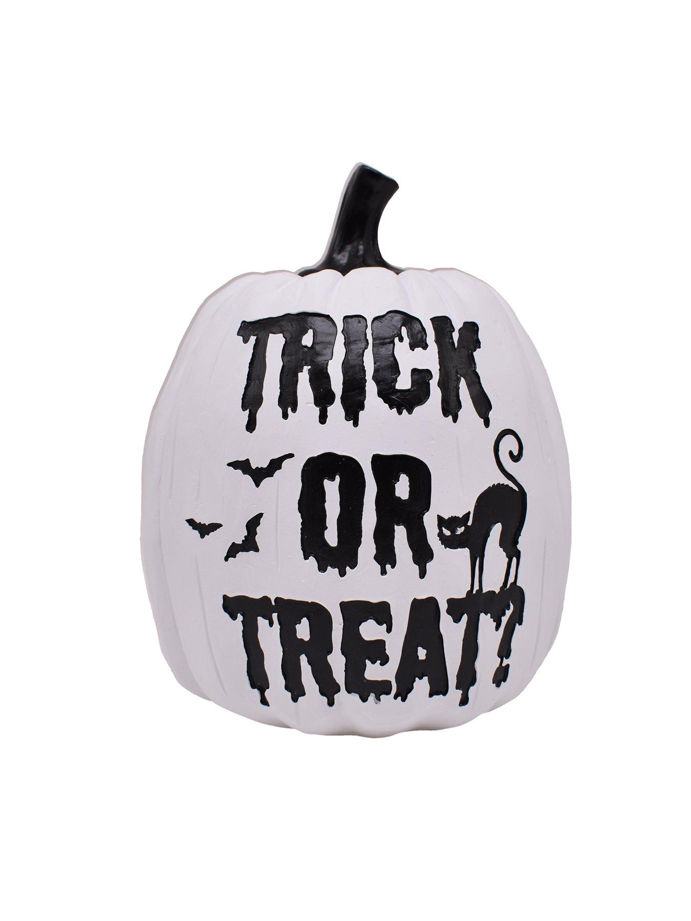 festive-17cm-polyresin-white-pumpkin-with-trick-or-treat-wording-table-top-decoration